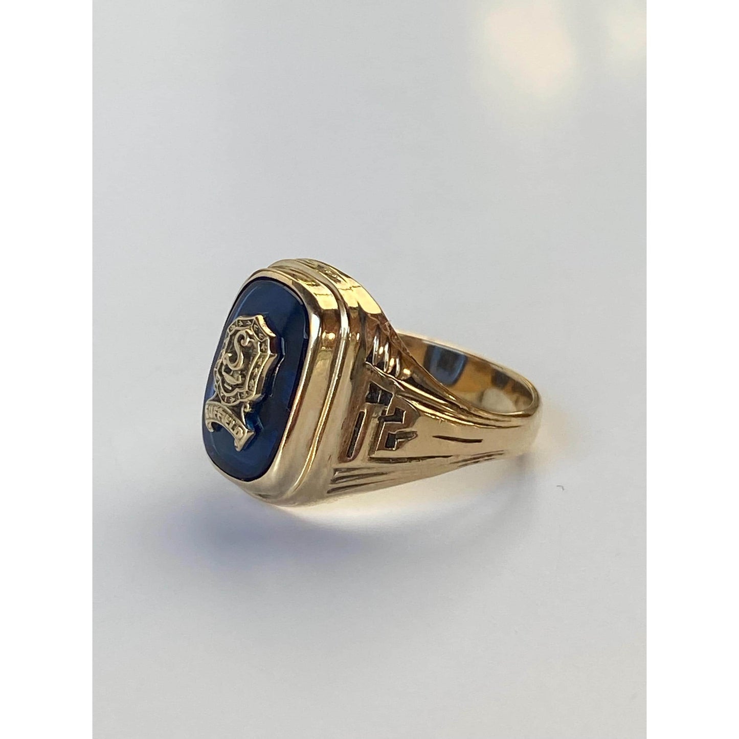 Vintage Solid 10k Yellow Gold Blue Spinel 1962 Class Ring - Size 5.25