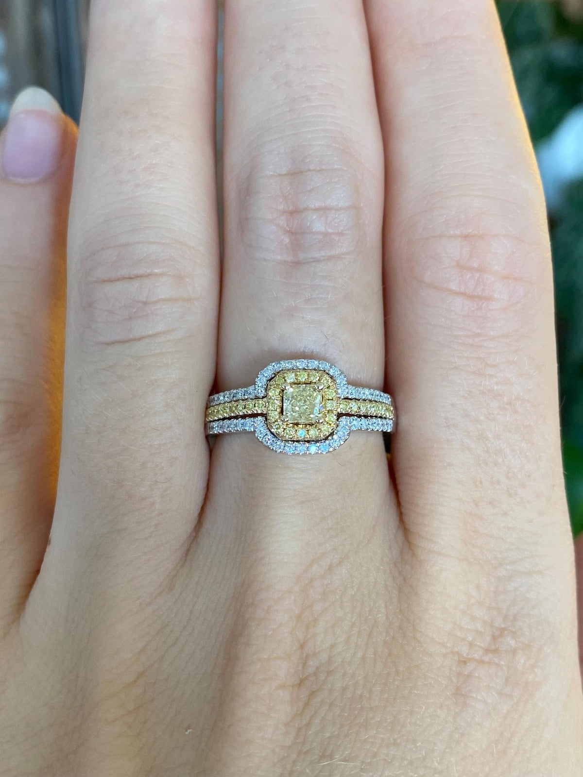 Vintage Solid 14k White Gold Yellow & Clear Diamonds Ring - Size 7.25