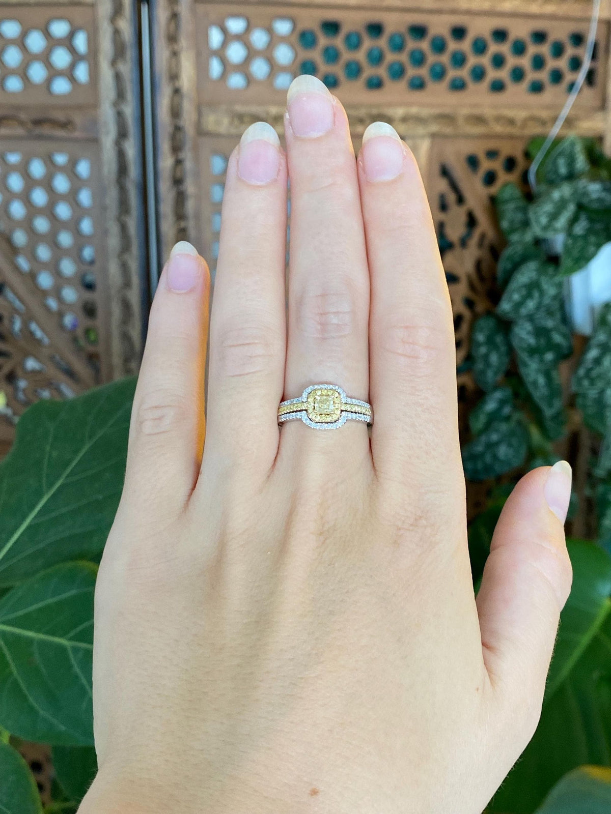 Vintage Solid 14k White Gold Yellow & Clear Diamonds Ring - Size 7.25