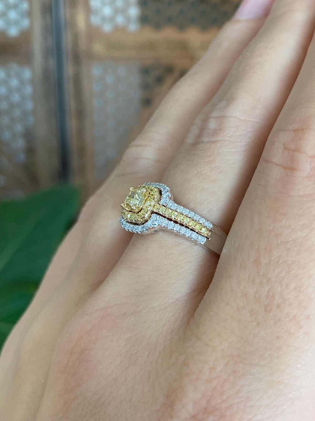 Vintage Solid 14k White Gold Yellow & Clear Diamonds Ring - Size 7.25