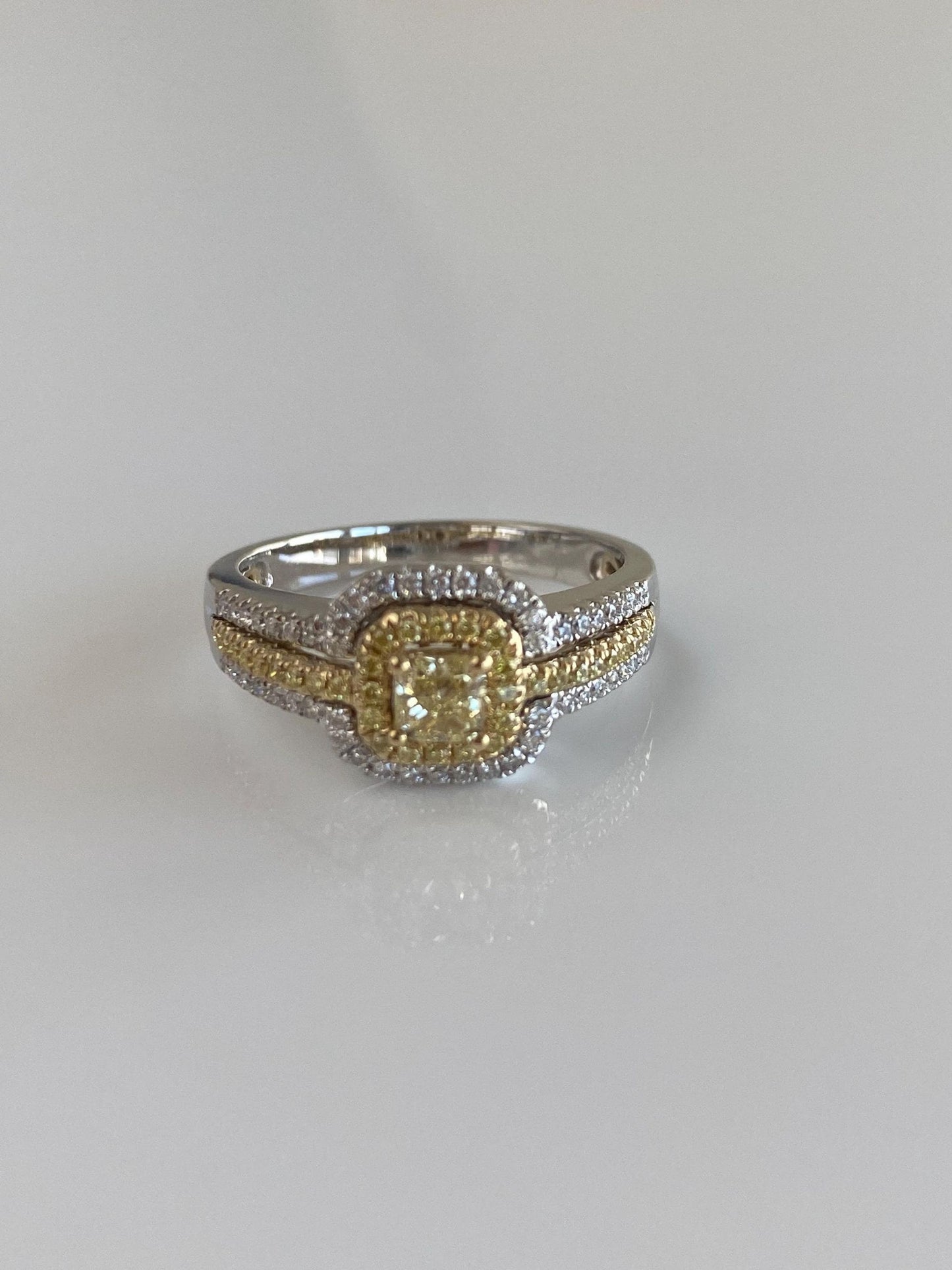 Vintage Solid 14k White Gold Yellow & Clear Diamonds Ring - Size 7.25