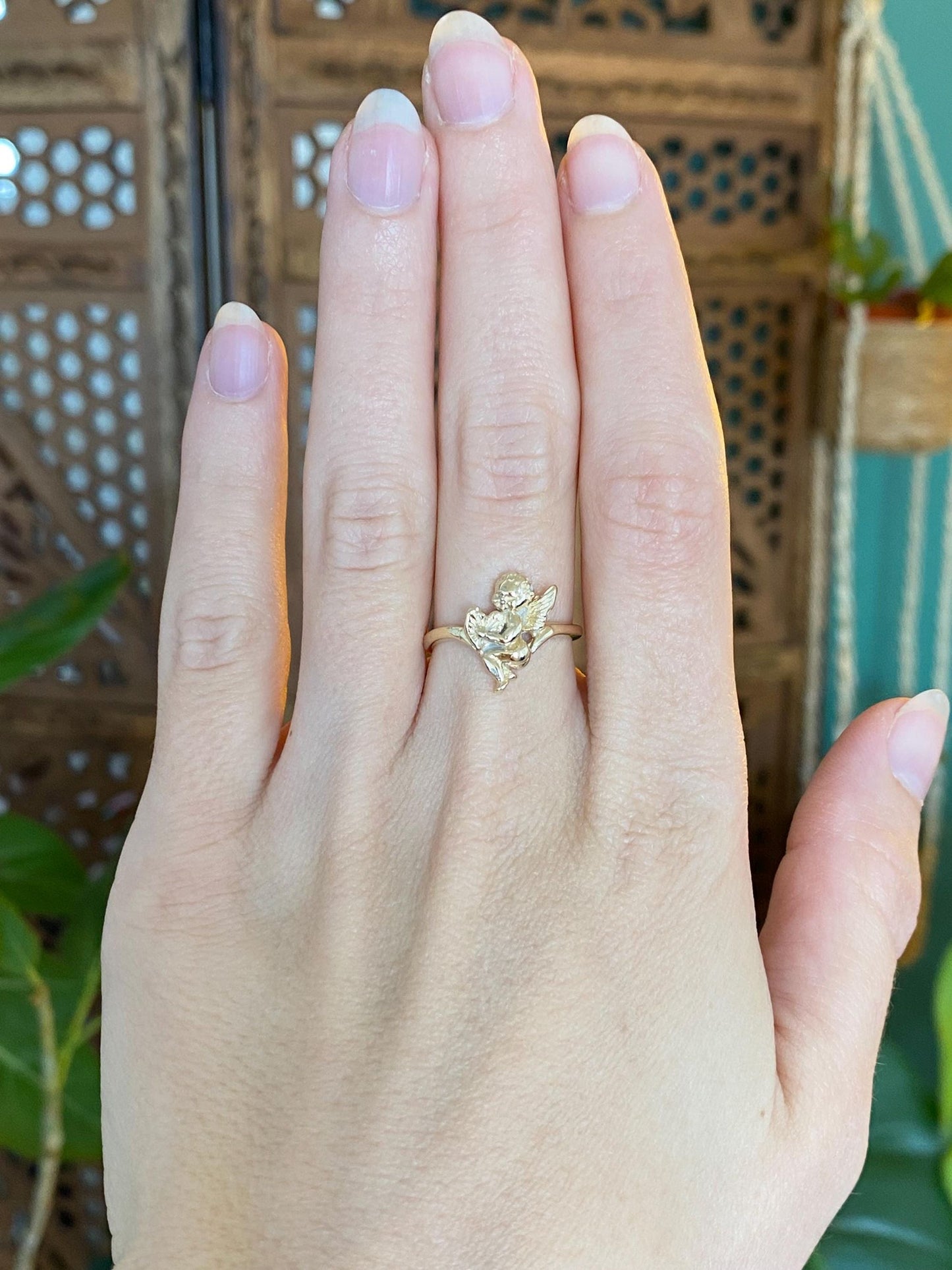 Vintage Solid 14k Yellow Gold Cupid Chevron Ring - Size 6.5