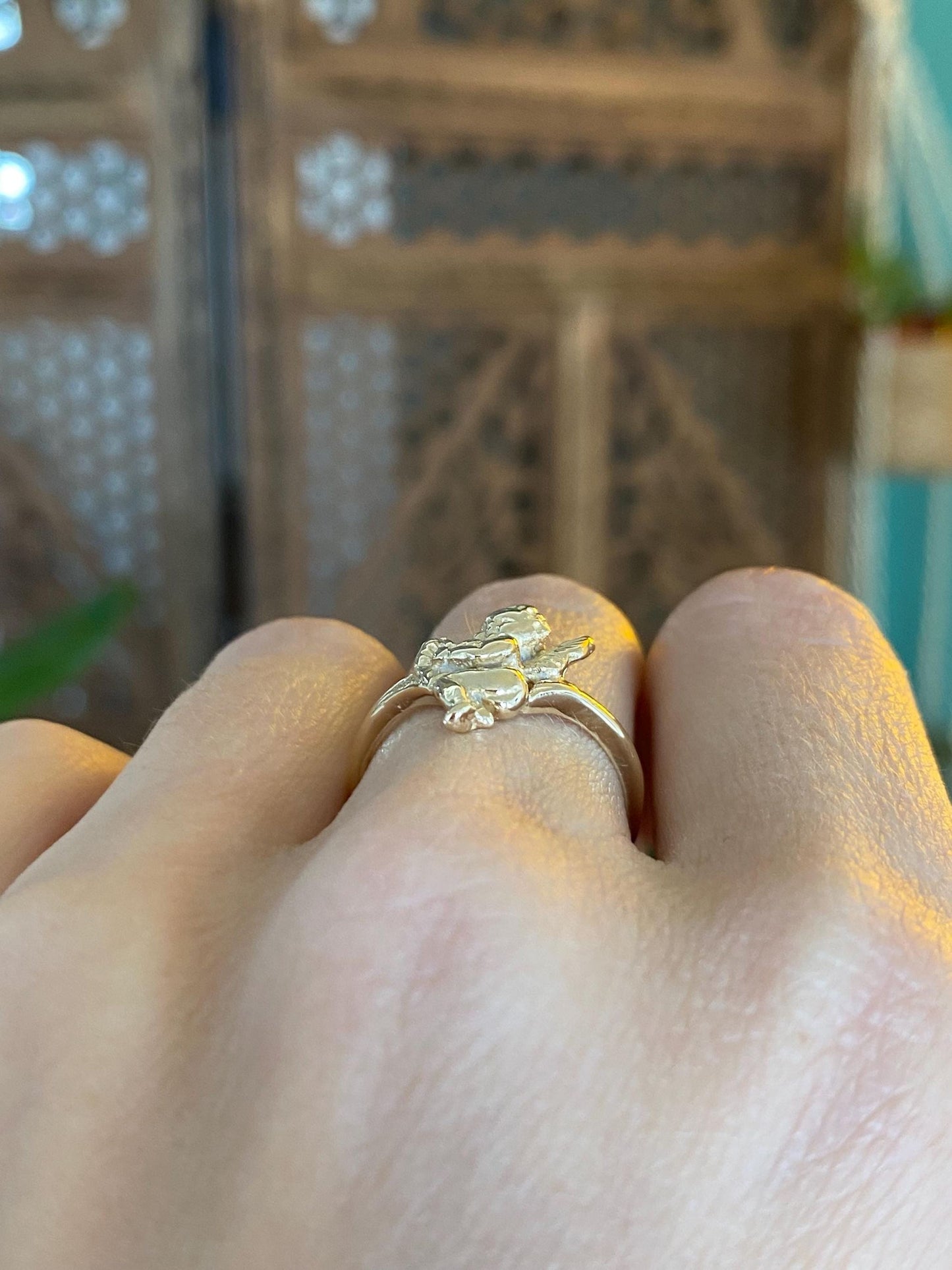 Vintage Solid 14k Yellow Gold Cupid Chevron Ring - Size 6.5