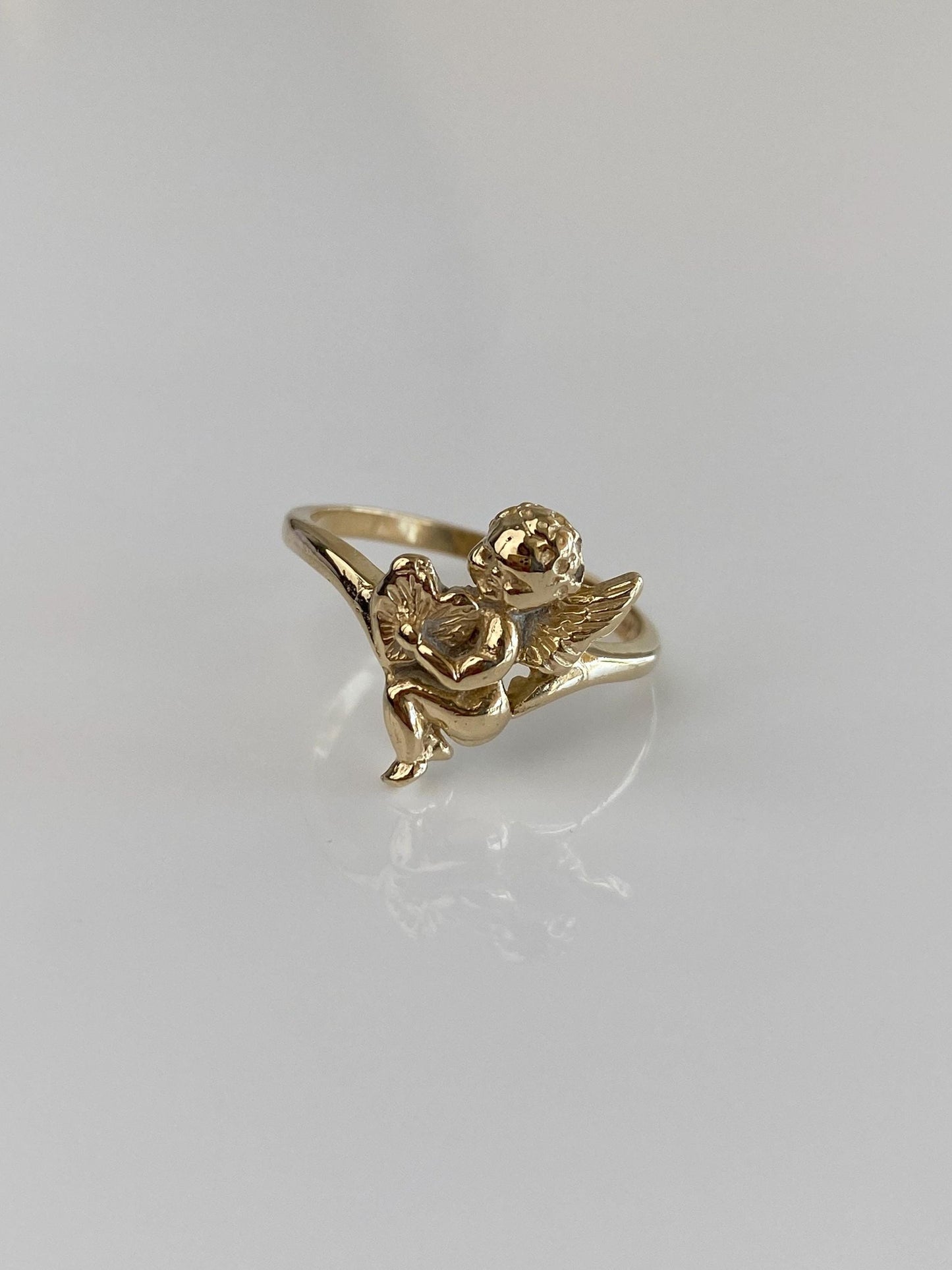 Vintage Solid 14k Yellow Gold Cupid Chevron Ring - Size 6.5