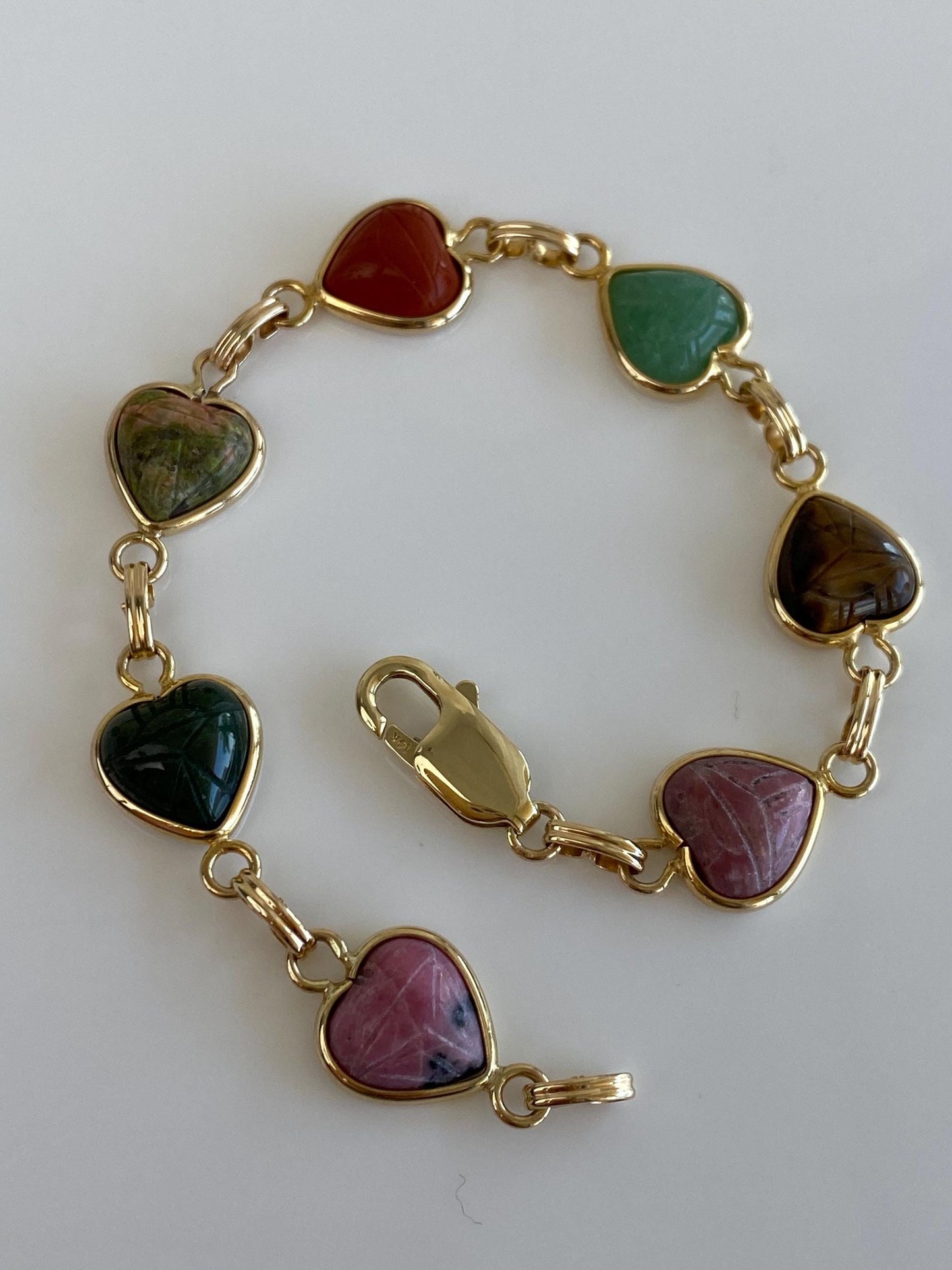 Vintage Solid 14k Yellow Gold Carved Scarab Heart Rhodolite Tigers Eye Jade Agate Green Chalcedony Red Agate Bracelet - 7.5 inches