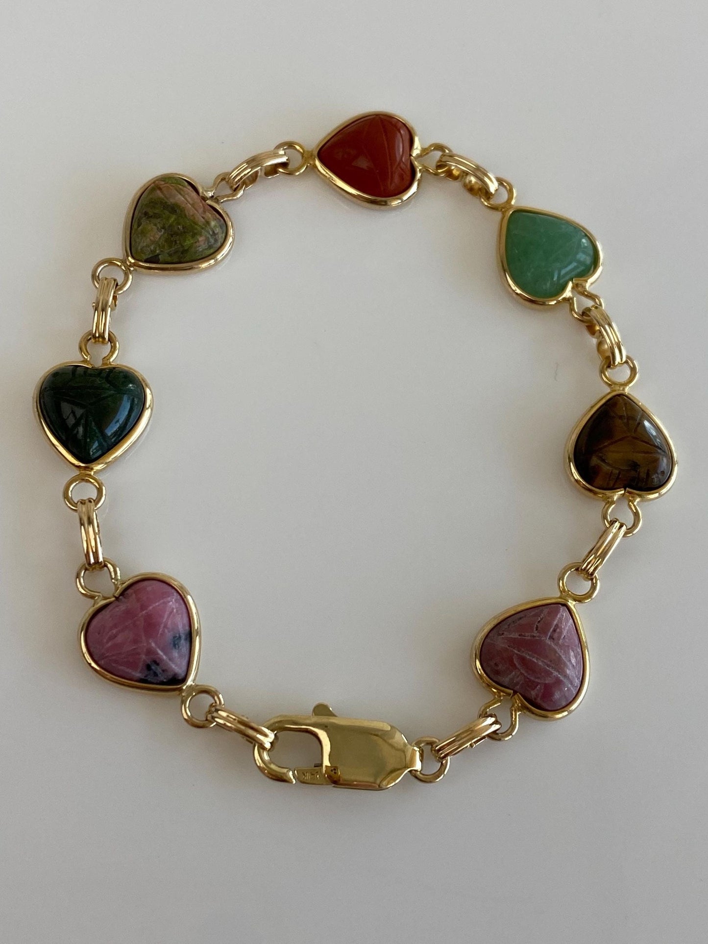 Vintage Solid 14k Yellow Gold Carved Scarab Heart Rhodolite Tigers Eye Jade Agate Green Chalcedony Red Agate Bracelet - 7.5 inches