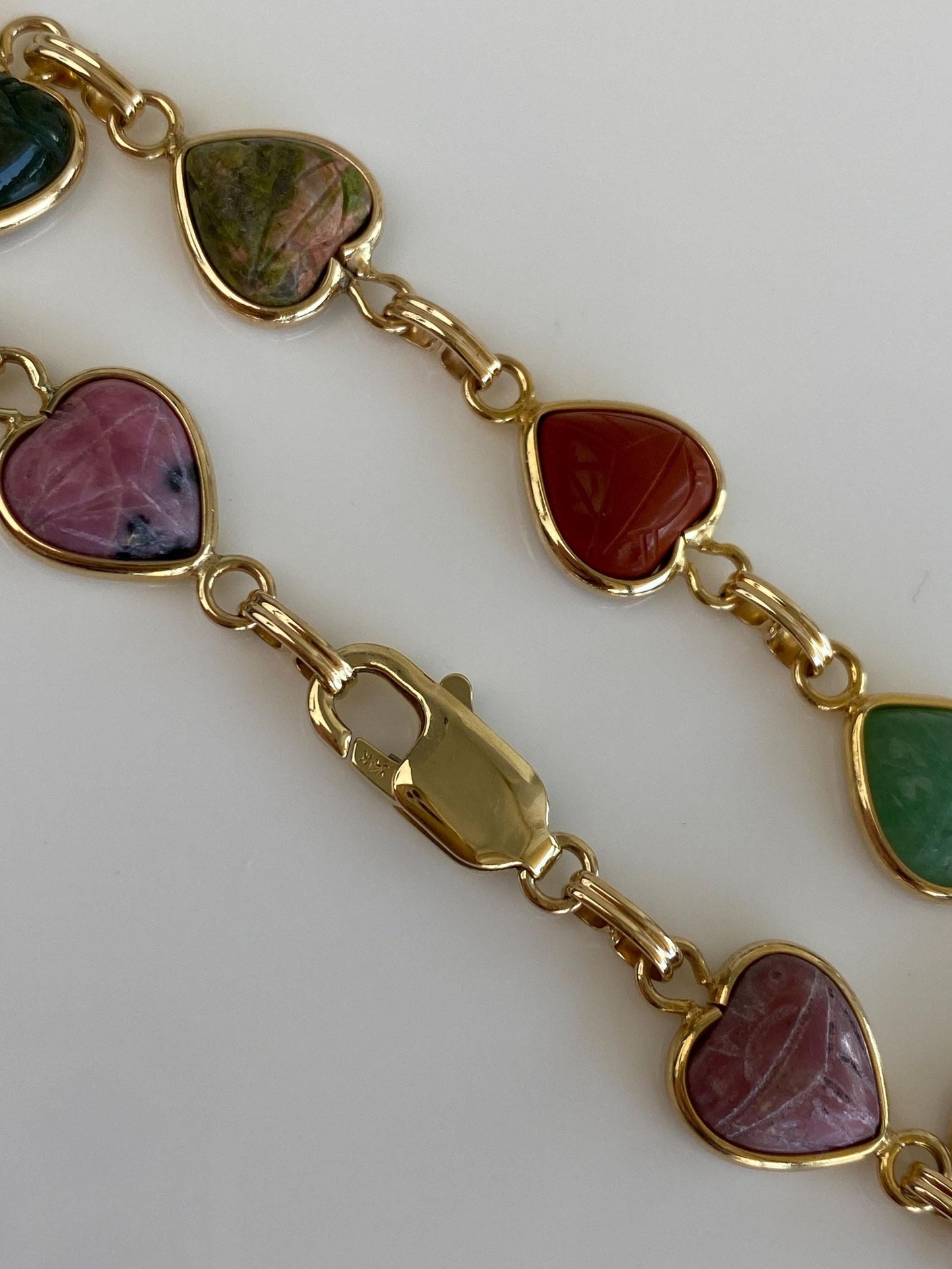 Vintage Solid 14k Yellow Gold Carved Scarab Heart Rhodolite Tigers Eye Jade Agate Green Chalcedony Red Agate Bracelet - 7.5 inches