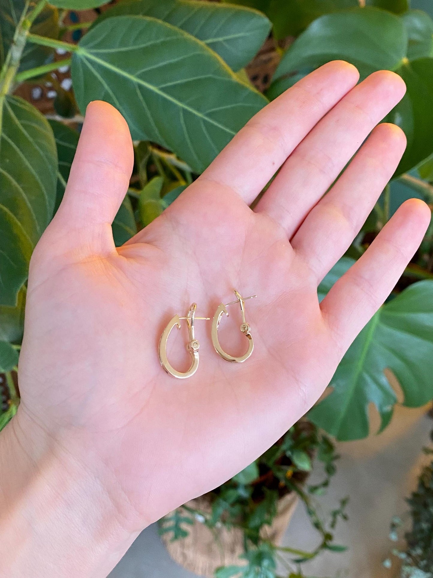 Vintage Solid 14k Yellow Gold Diamond Drop Earrings