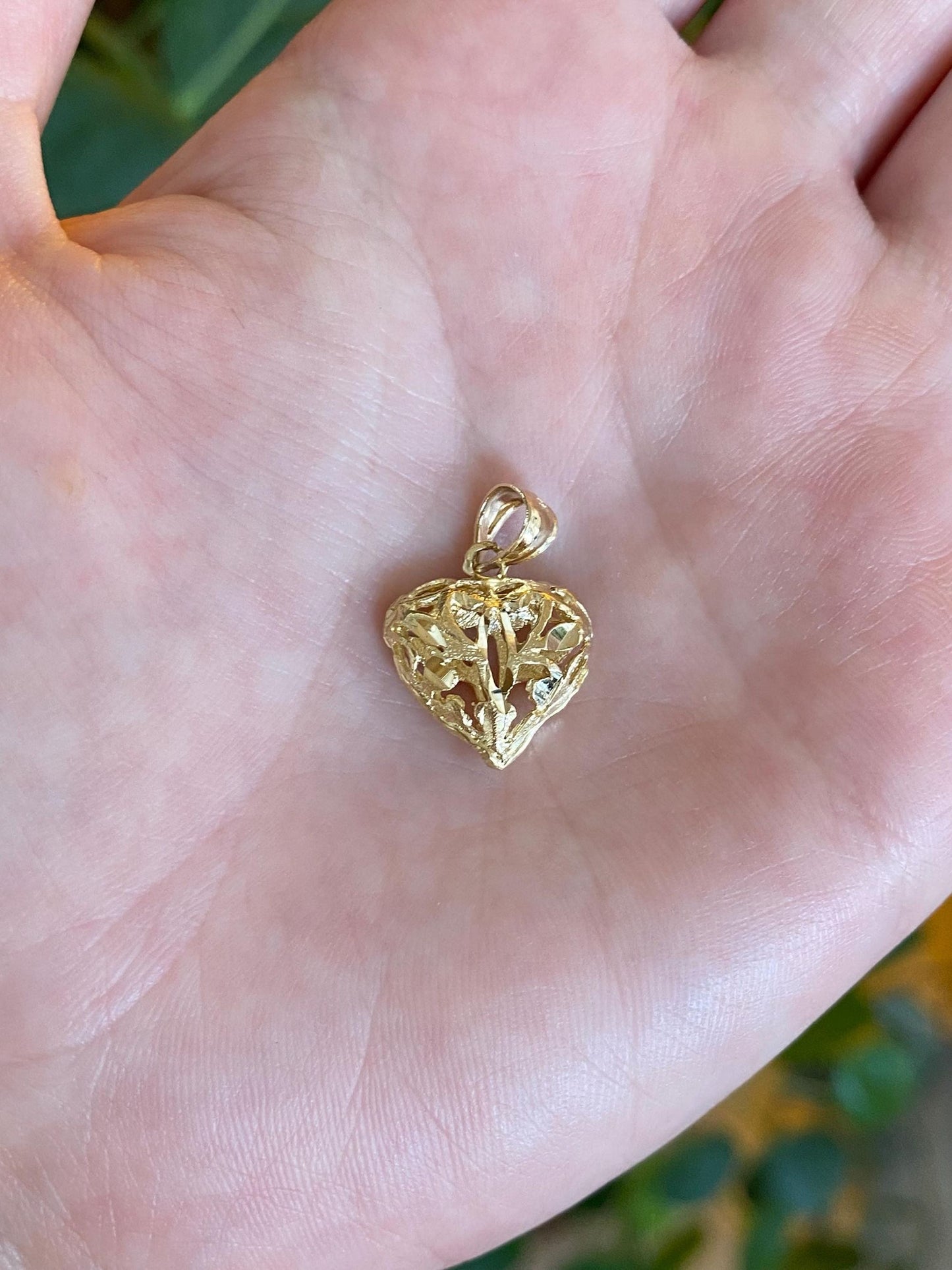 Vintage Solid 14k Yellow Gold Diamond Cut Open Work Heart Charm