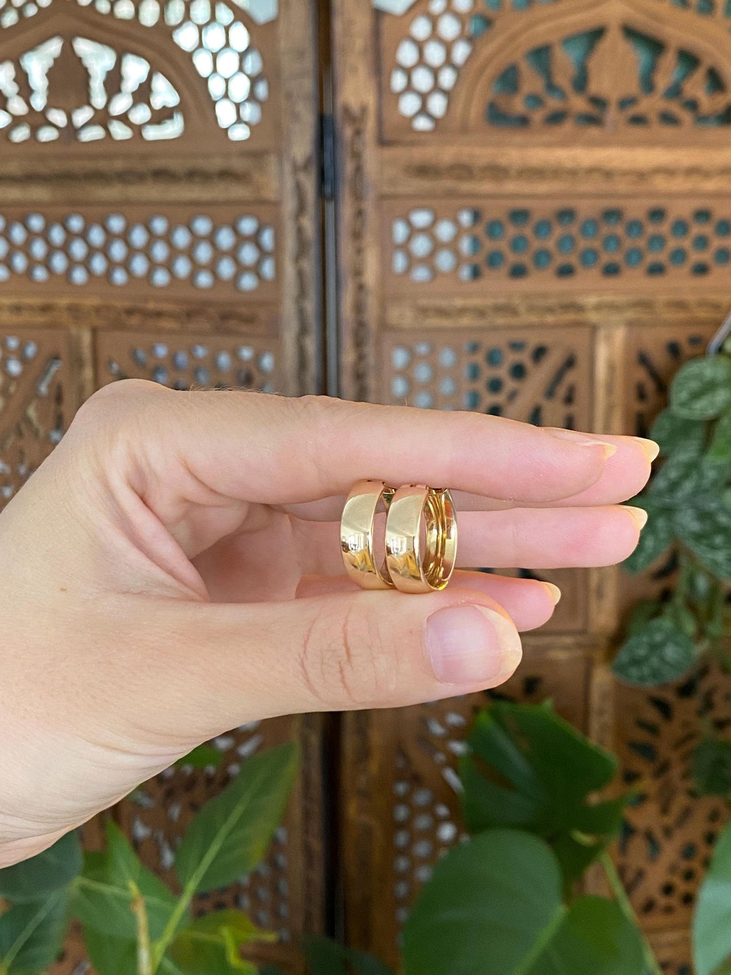 Vintage 14k Yellow Gold Hoop Earrings