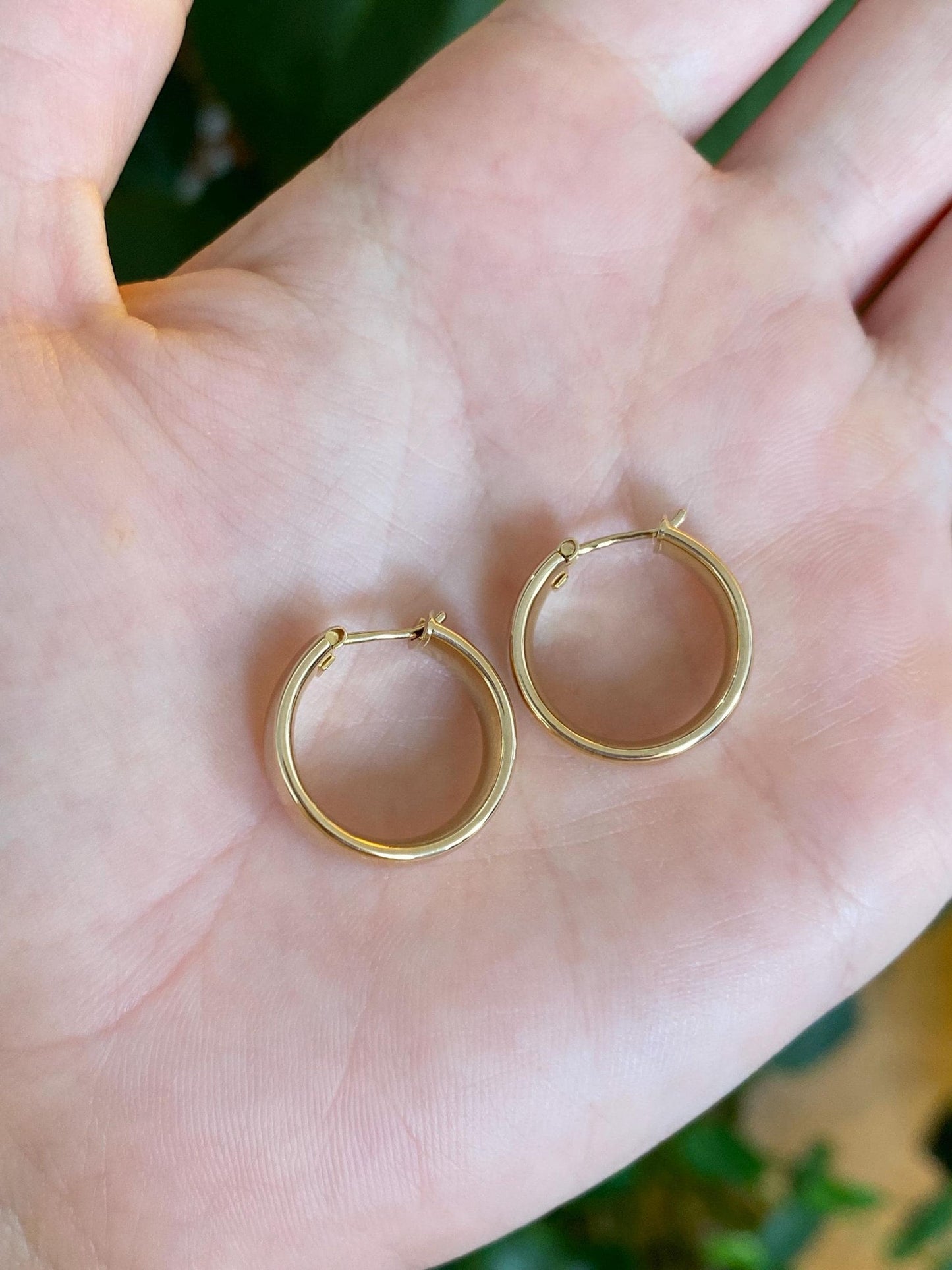 Vintage 14k Yellow Gold Hoop Earrings