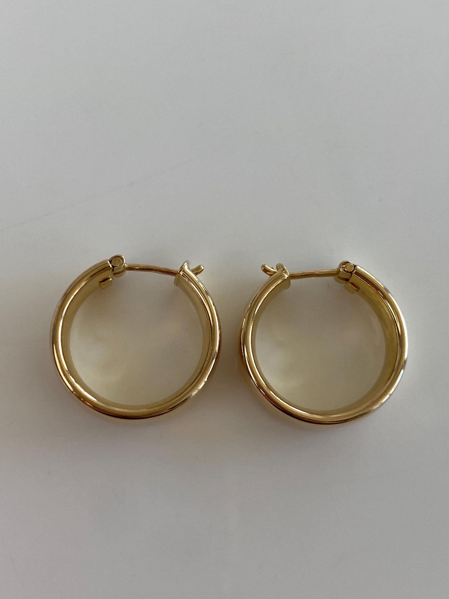 Vintage 14k Yellow Gold Hoop Earrings