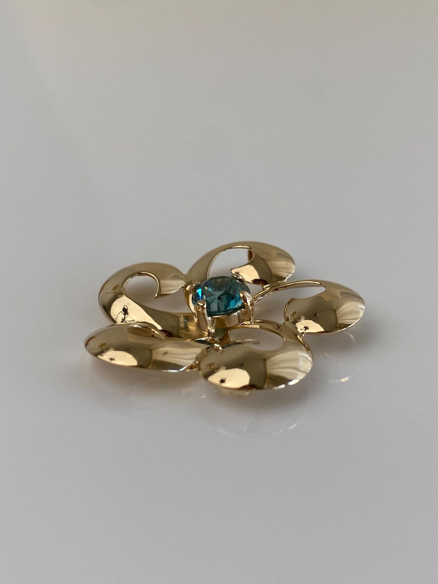 Vintage Solid 14k Yellow Gold Blue Zircon Flower Spiral Slide Charm
