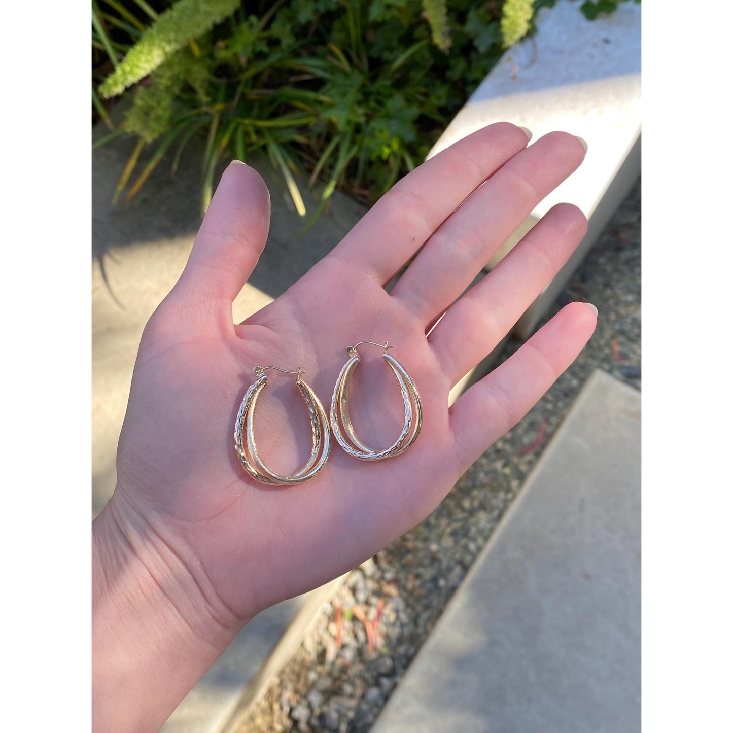 Vintage 14k Yellow Gold Hammered Satin Layered Oval Hoop Earrings