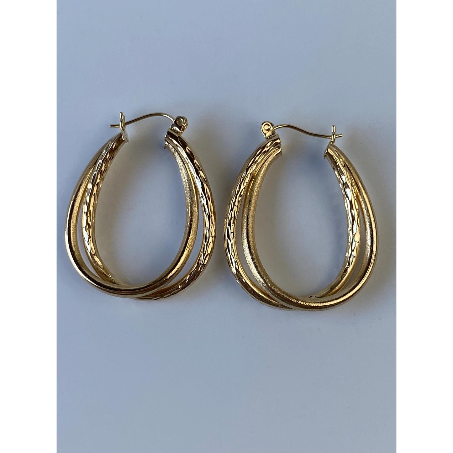 Vintage 14k Yellow Gold Hammered Satin Layered Oval Hoop Earrings