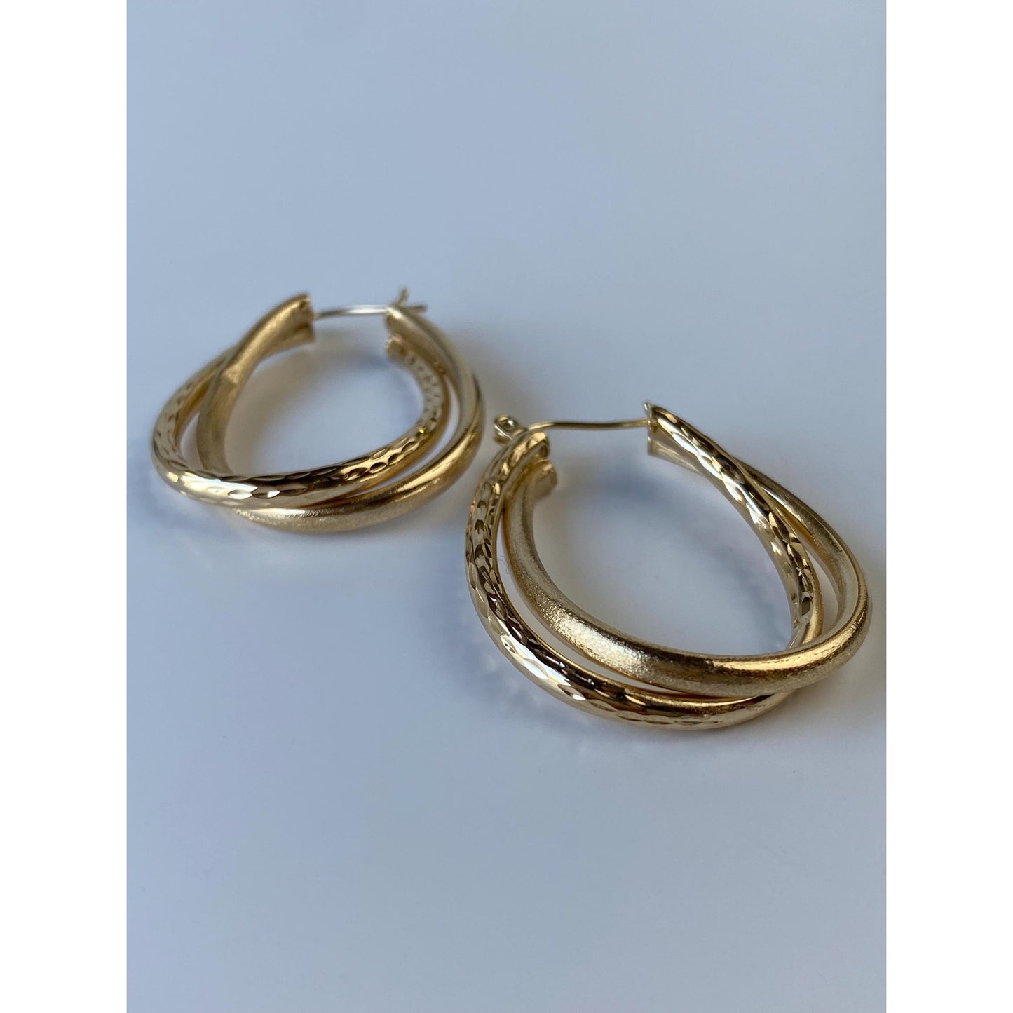 Vintage 14k Yellow Gold Hammered Satin Layered Oval Hoop Earrings