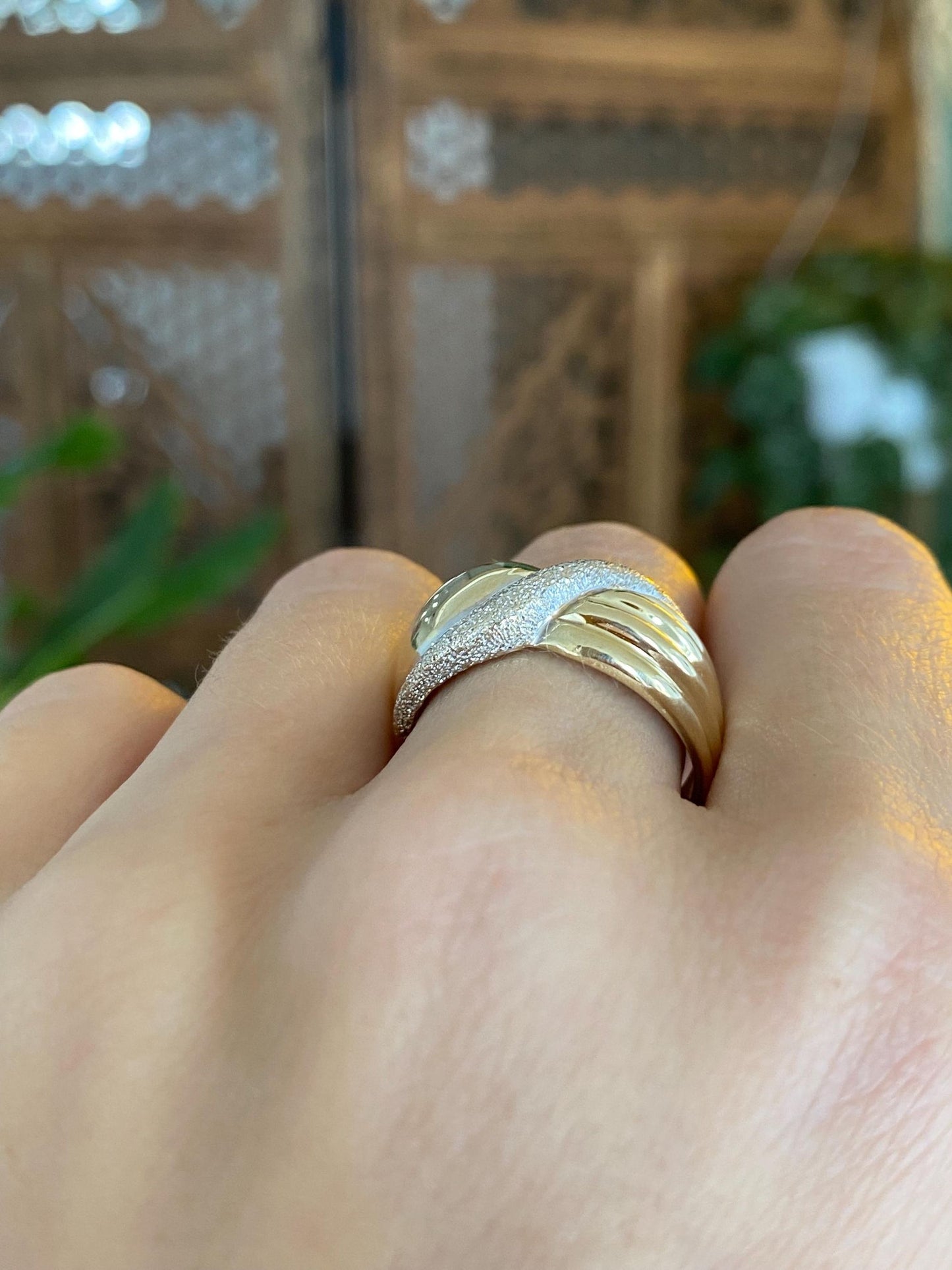 Vintage Solid 14k White & Yellow Gold Sparkly Twist Ring - Size 9