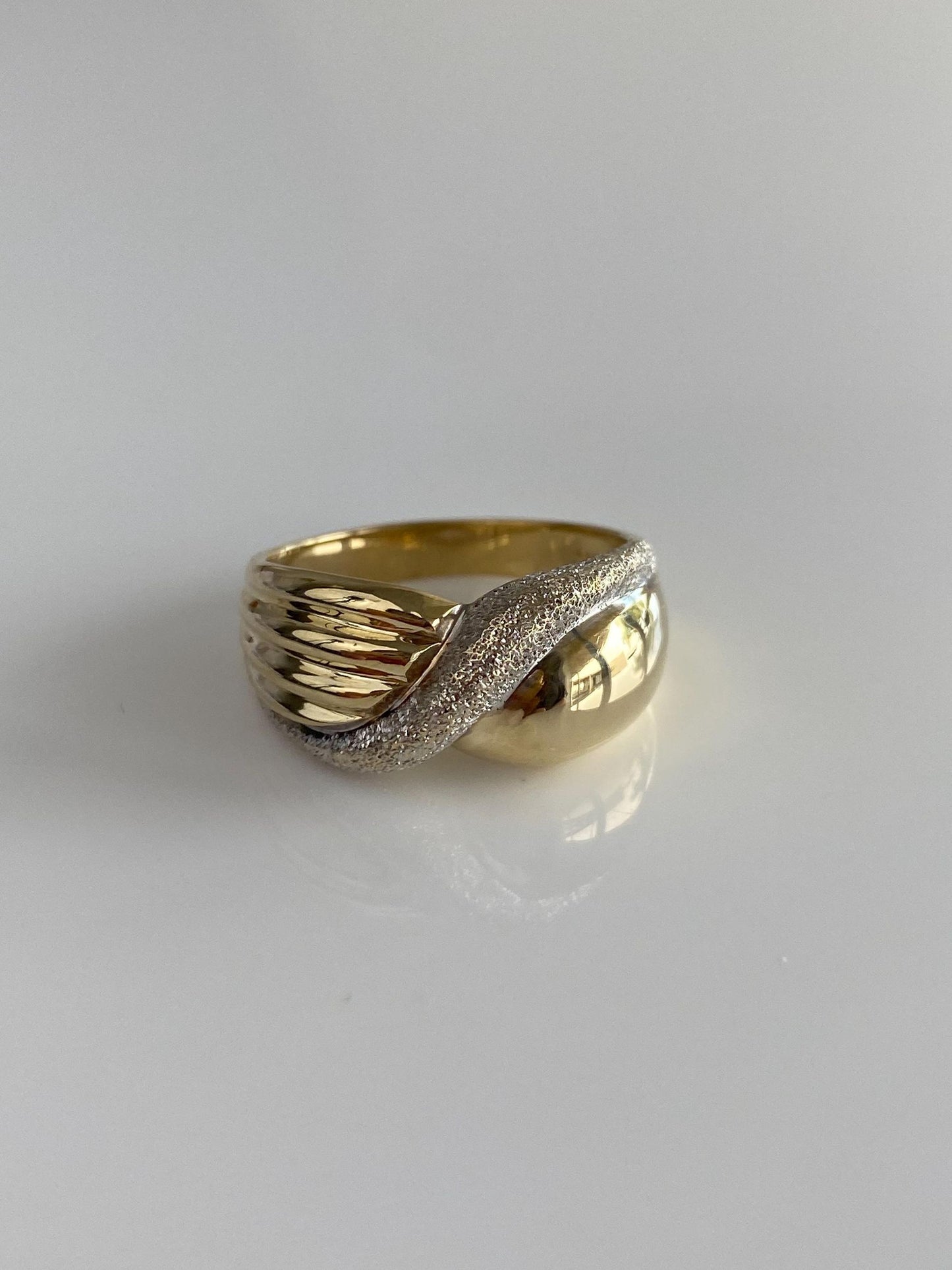 Vintage Solid 14k White & Yellow Gold Sparkly Twist Ring - Size 9