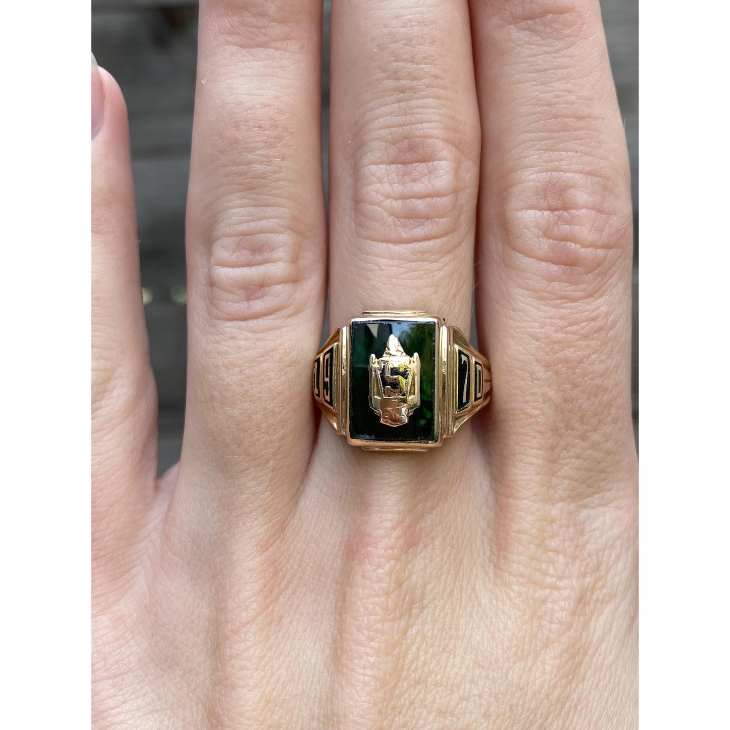Vintage Solid 10k Yellow Gold Green Spinel 1970 Class Ring - Size 9.5