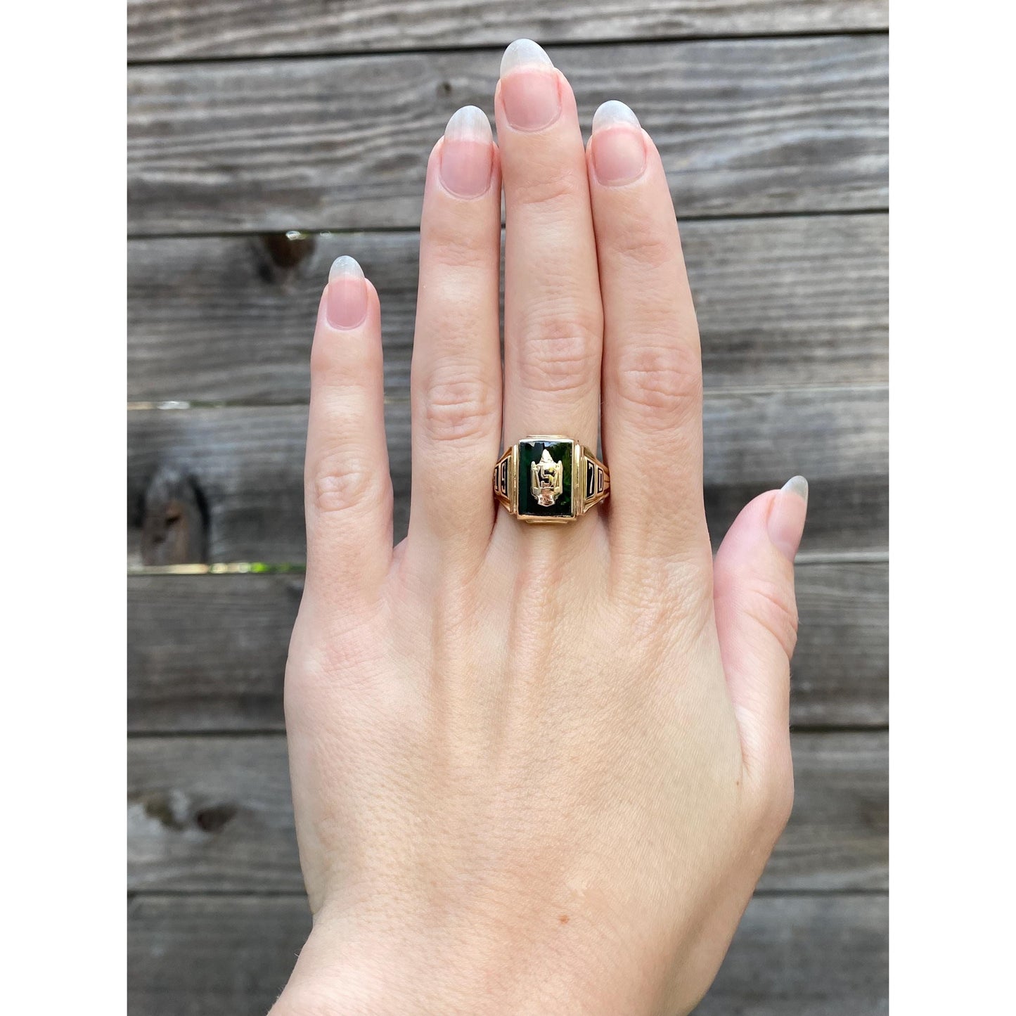 Vintage Solid 10k Yellow Gold Green Spinel 1970 Class Ring - Size 9.5
