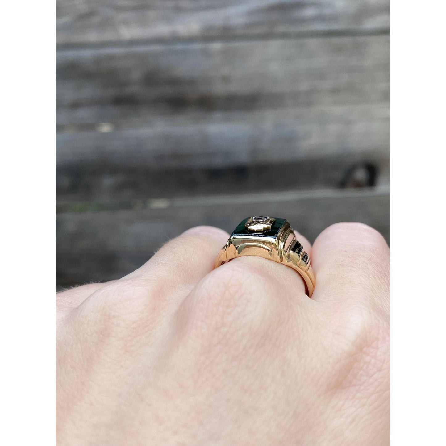 Vintage Solid 10k Yellow Gold Green Spinel 1970 Class Ring - Size 9.5