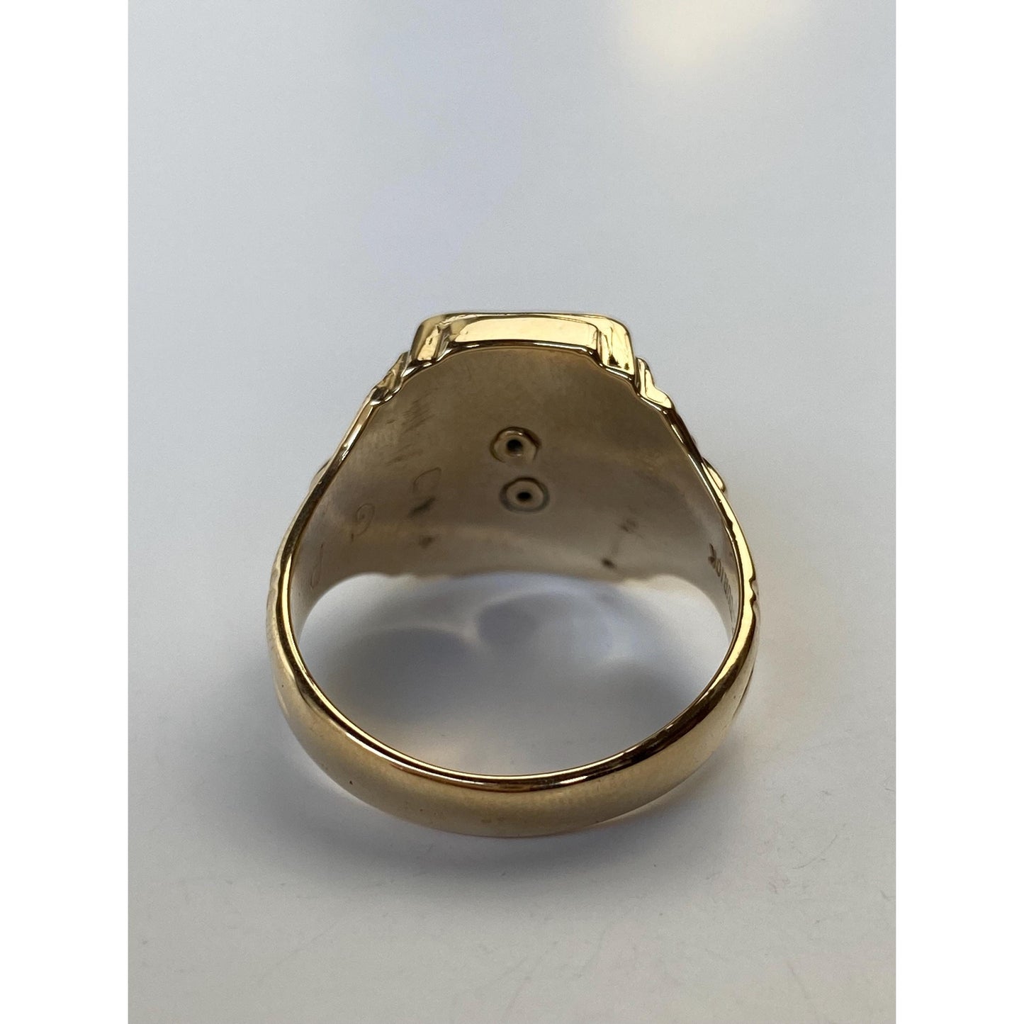 Vintage Solid 10k Yellow Gold Green Spinel 1970 Class Ring - Size 9.5