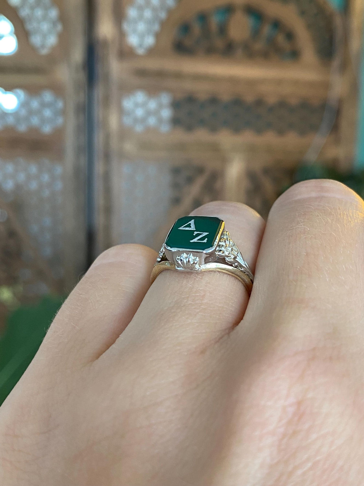 Vintage Solid 10k White & Yellow Gold Green Delta Zeta Art Deco Style Ring - Size 5