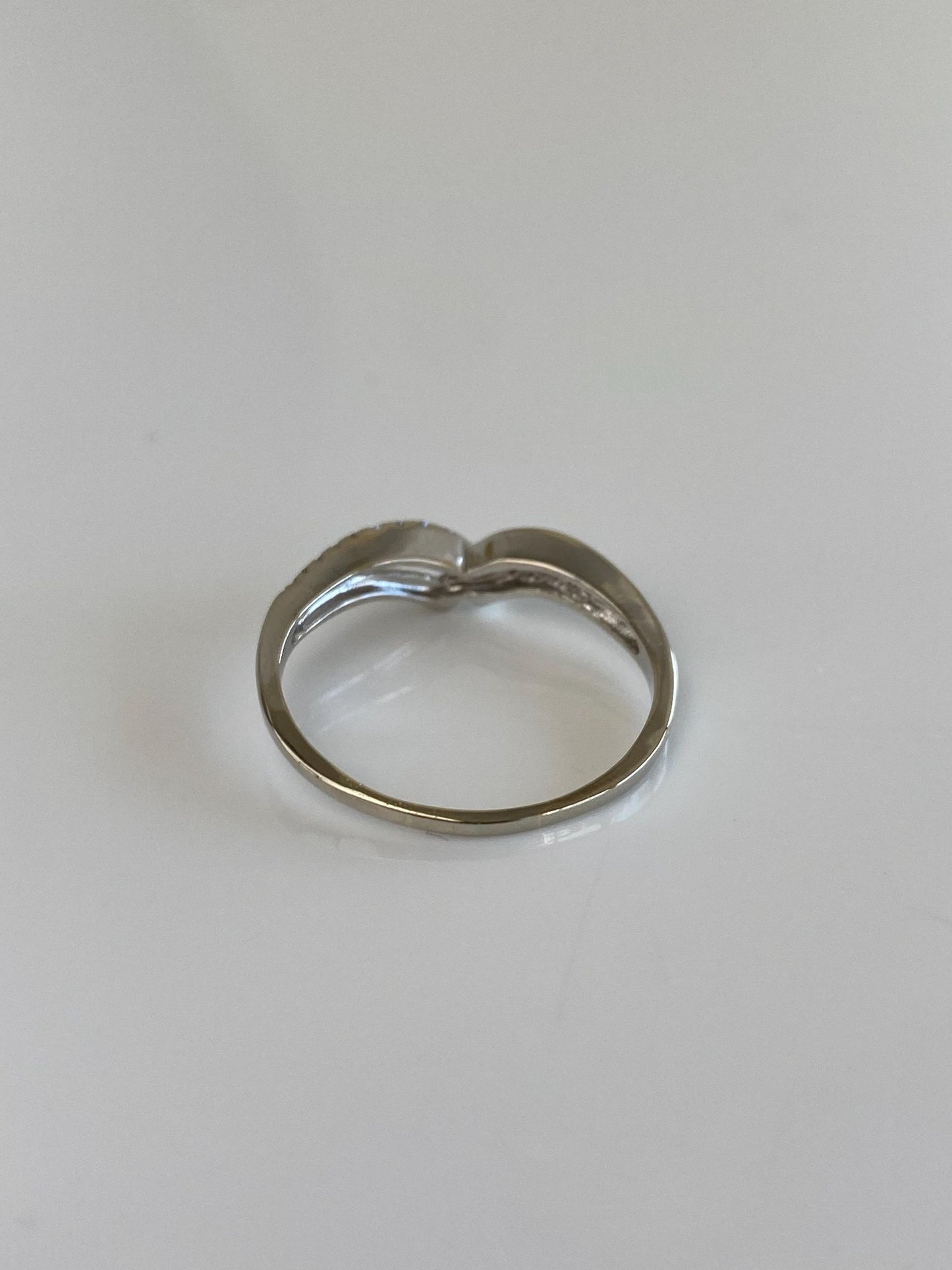 Vintage Solid 14k White Gold Diamond Chevron Ring - Size 8.75