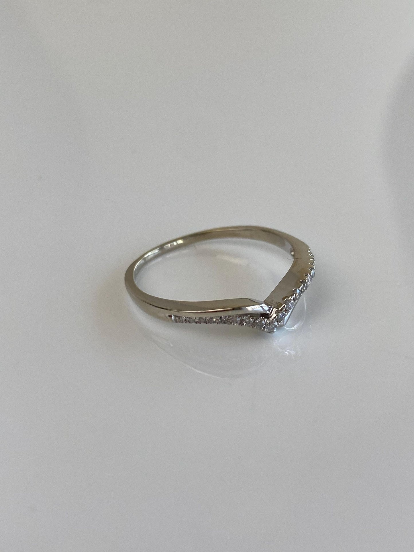 Vintage Solid 14k White Gold Diamond Chevron Ring - Size 8.75