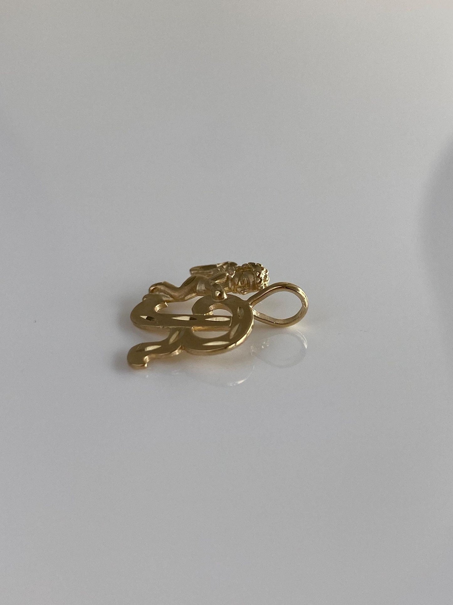 Vintage Solid 10k Yellow Gold Diamond Cut Angel Initial 'R' Charm