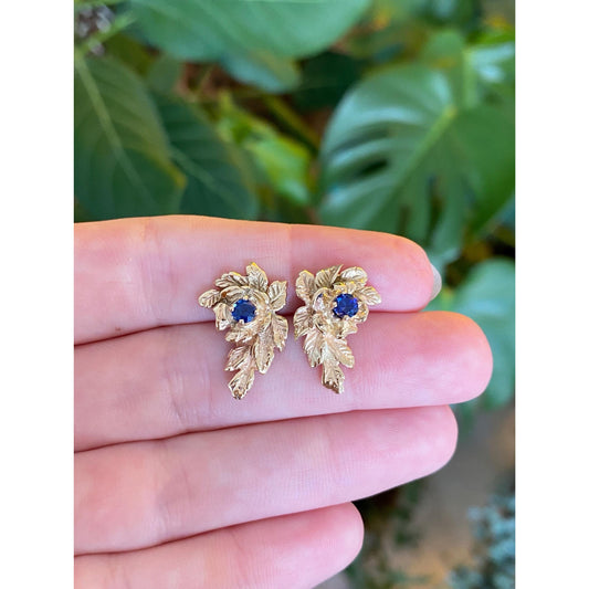 Vintage Solid 14k Yellow Gold Sapphire Flower Leaves Stud Earrings