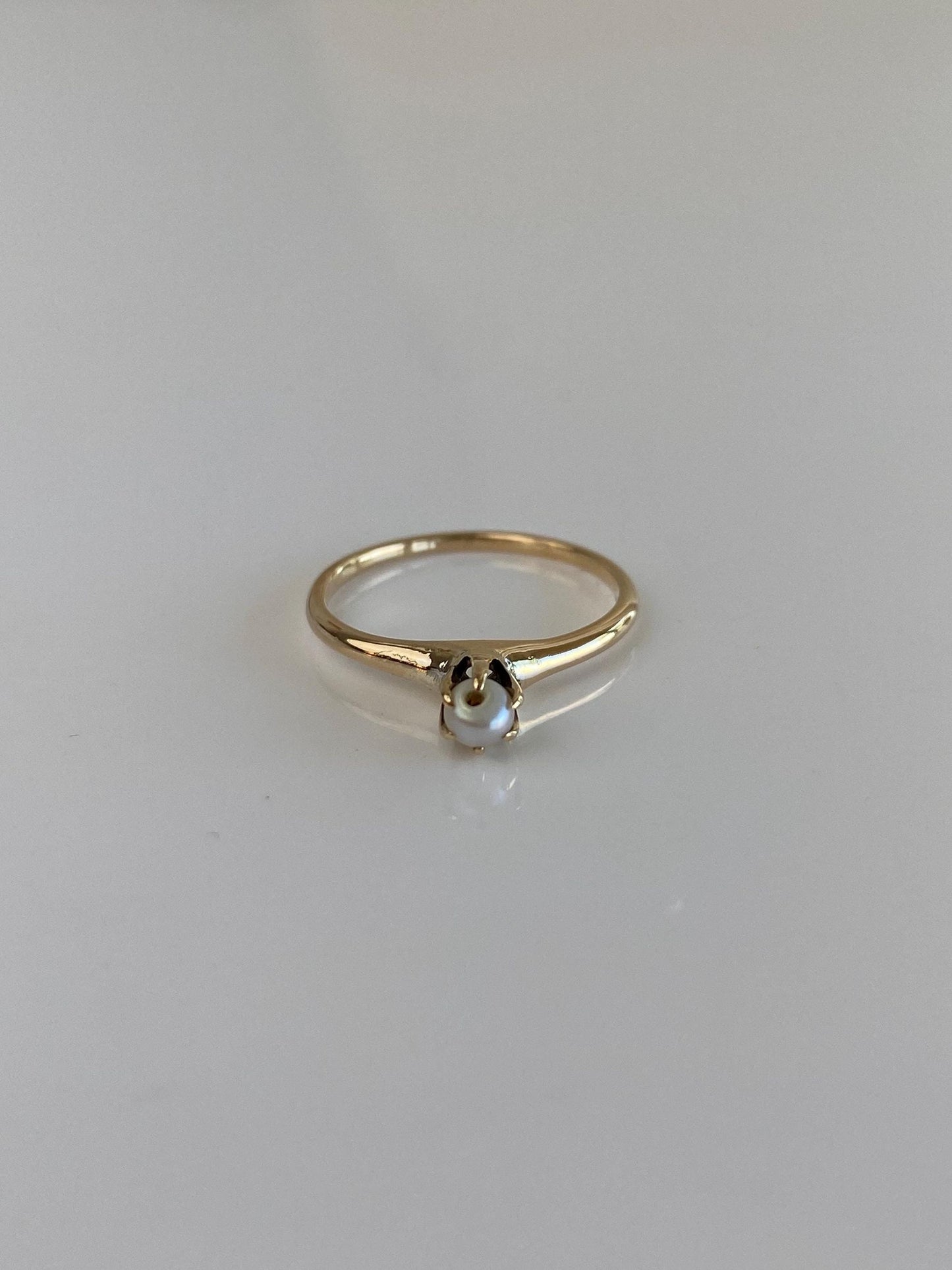 Vintage Solid 14k Yellow Gold Pearl Ring - Size 5