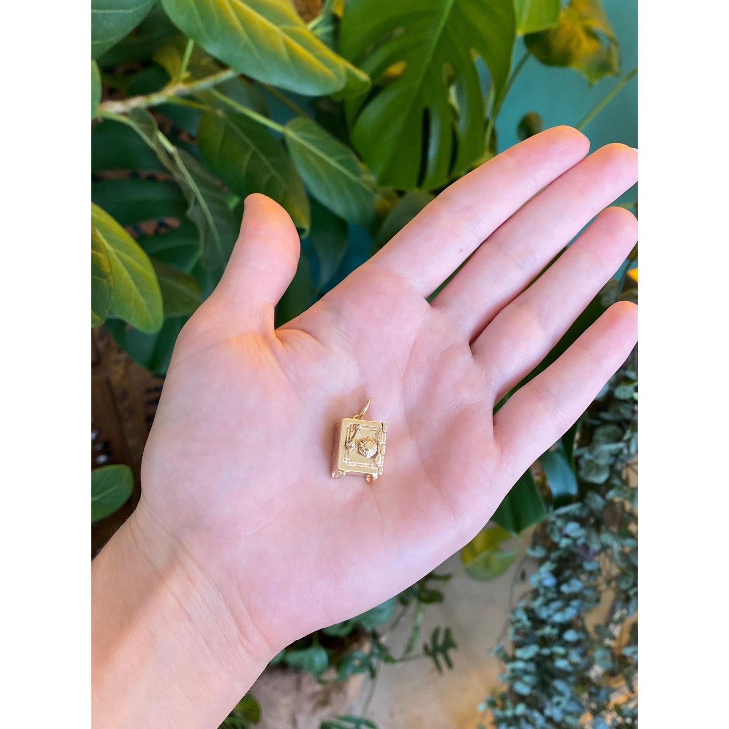 Vintage Solid 14k Yellow Gold Bank Vault Safe Charm