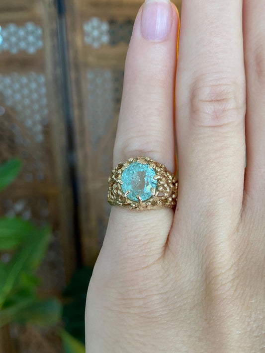 Vintage Solid 14k Yellow Gold Light Blue Quartz Open Work Ring Band  - Size 3.25