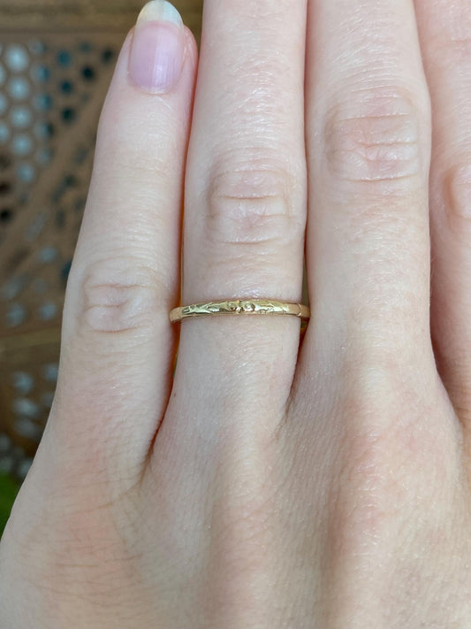 Vintage Solid 14k Yellow Gold Designed Ring Band - Size 6