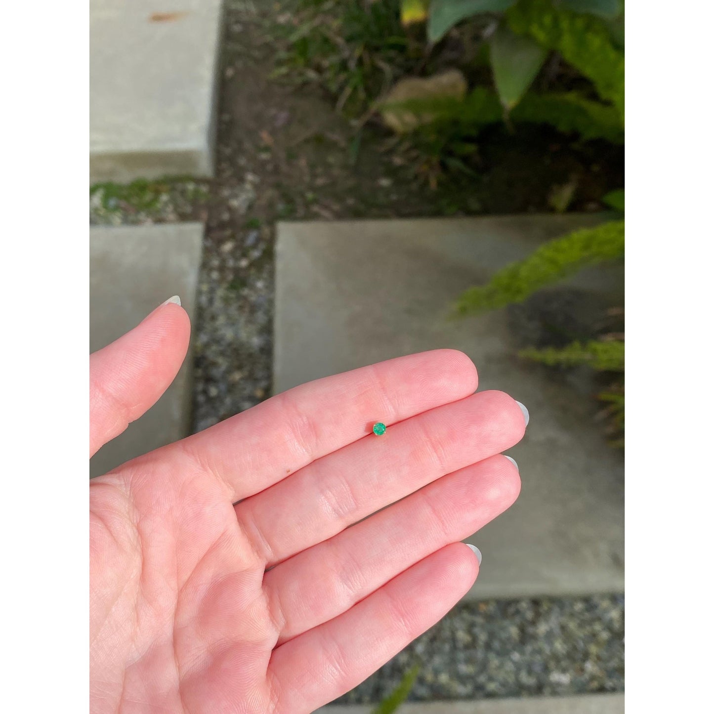 Vintage Solid 14k Yellow Gold SINGLE Green Cubic Zirconia Stud Earring