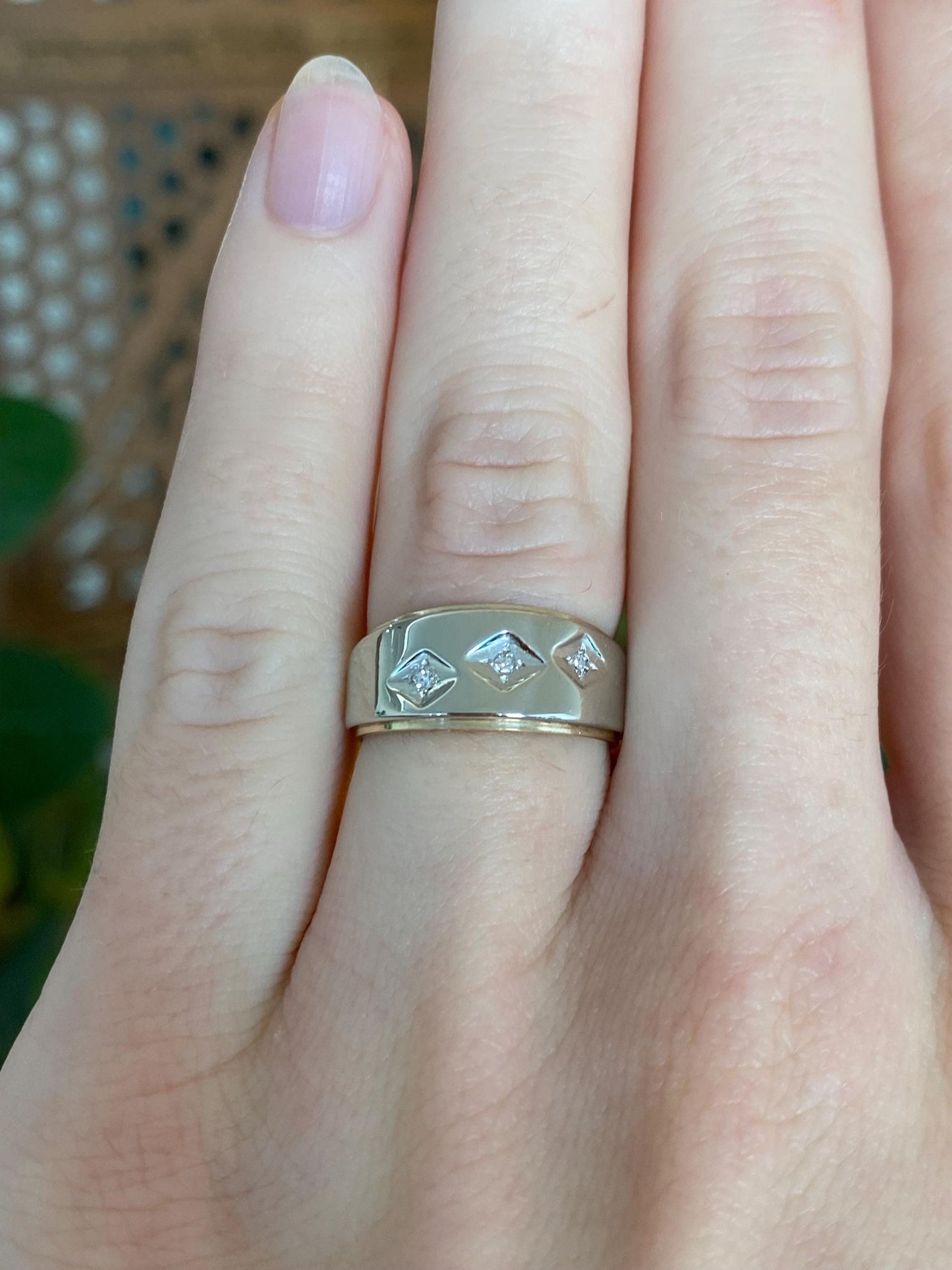 Vintage Solid 14k White & Yellow Gold Diamond Ring Band - Size 4.75