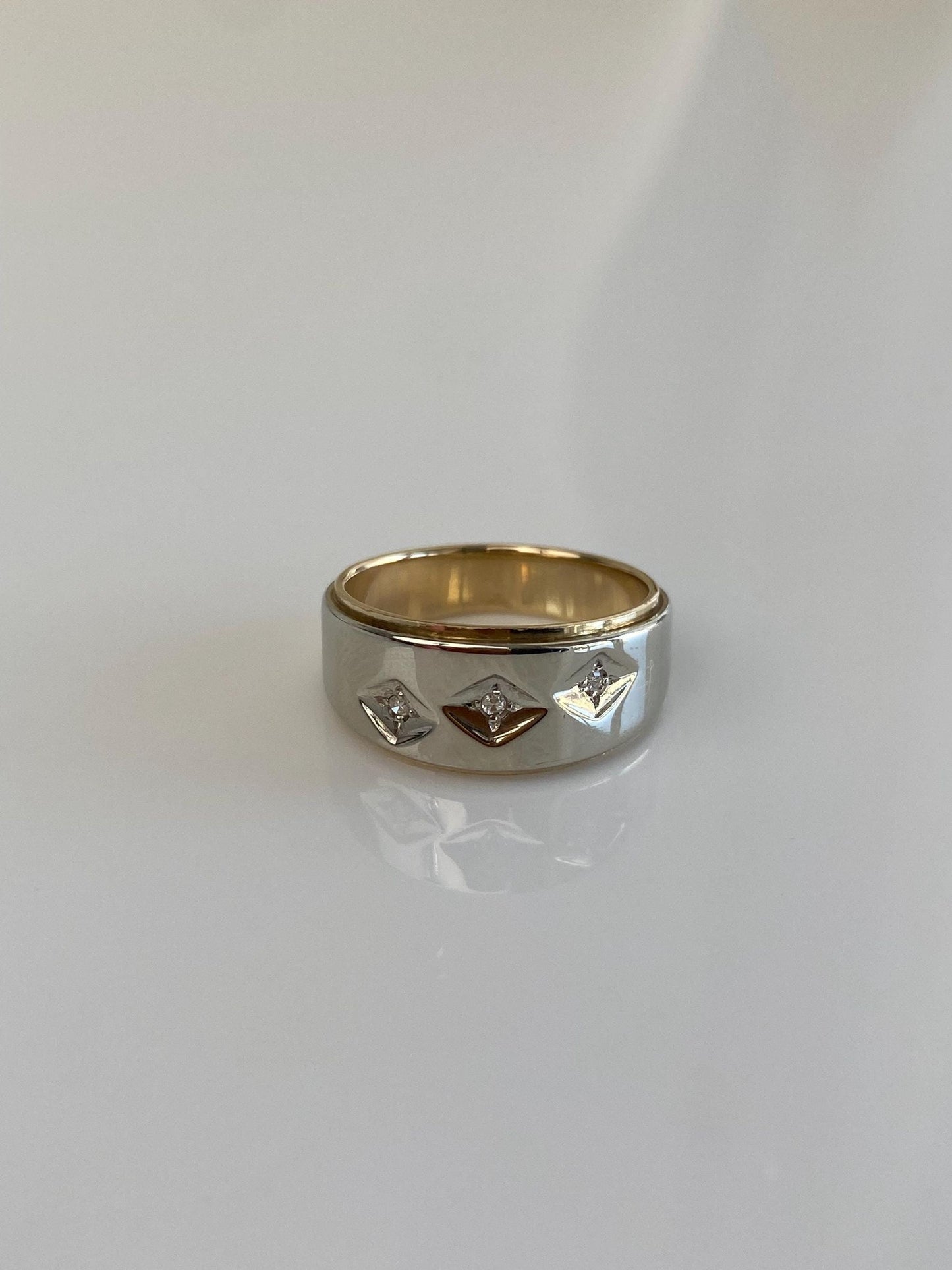 Vintage Solid 14k White & Yellow Gold Diamond Ring Band - Size 4.75