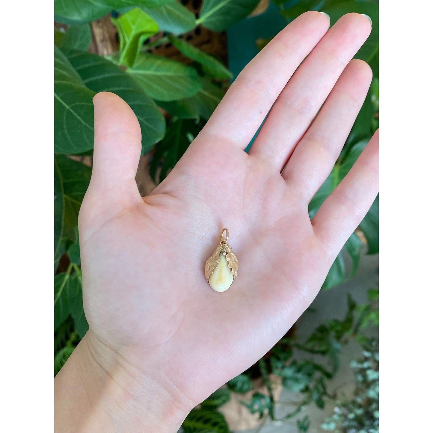 Vintage Solid 10k Yellow Gold Leaf Charm