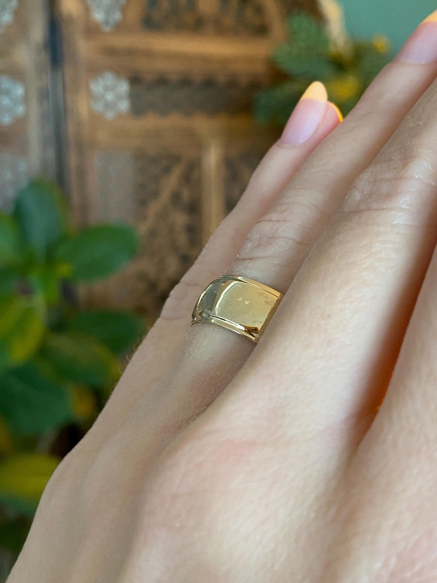 Vintage Solid 14k Yellow Gold Wide Lined Ring Band - Size 5.75