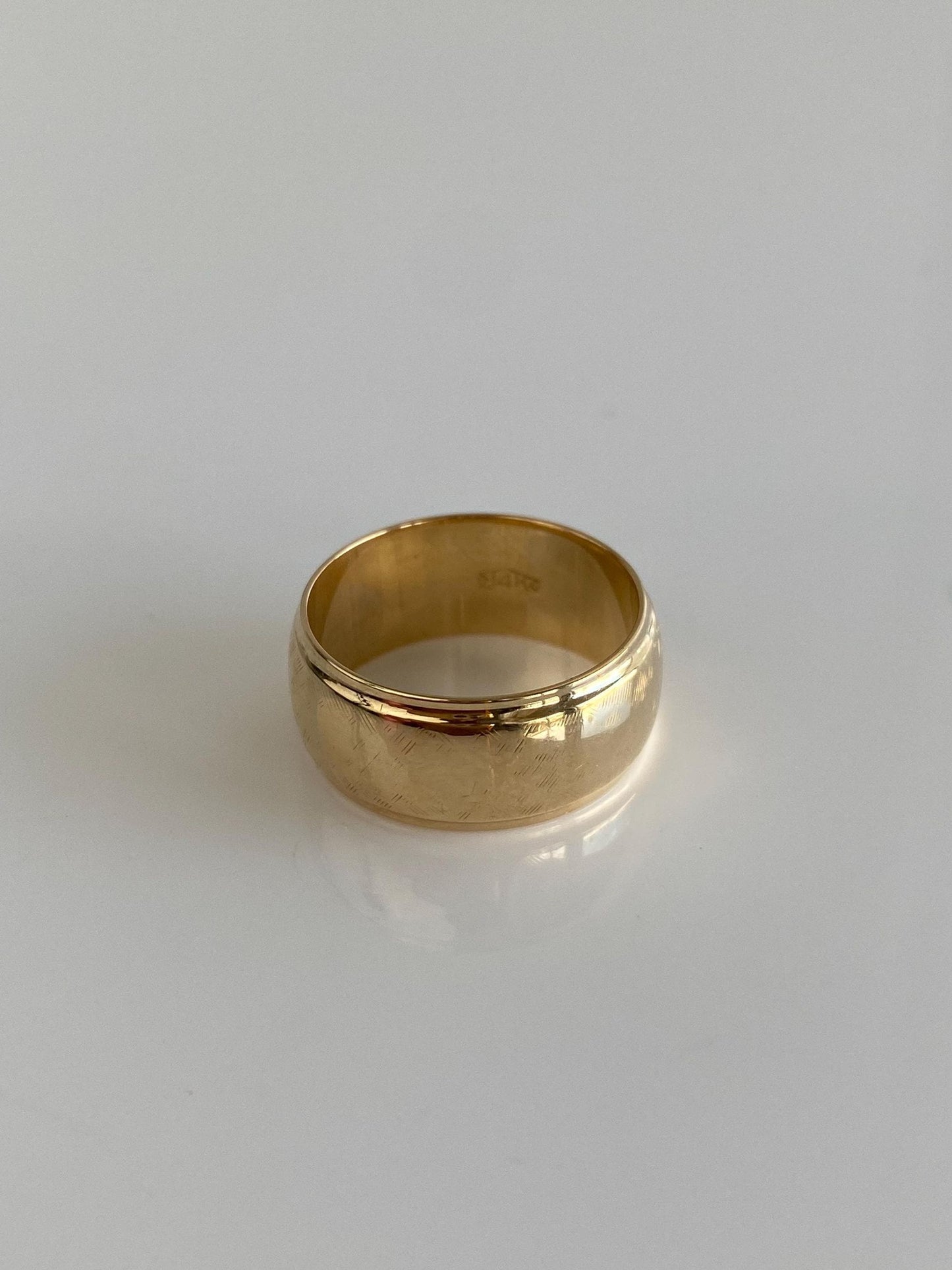 Vintage Solid 14k Yellow Gold Wide Lined Ring Band - Size 5.75