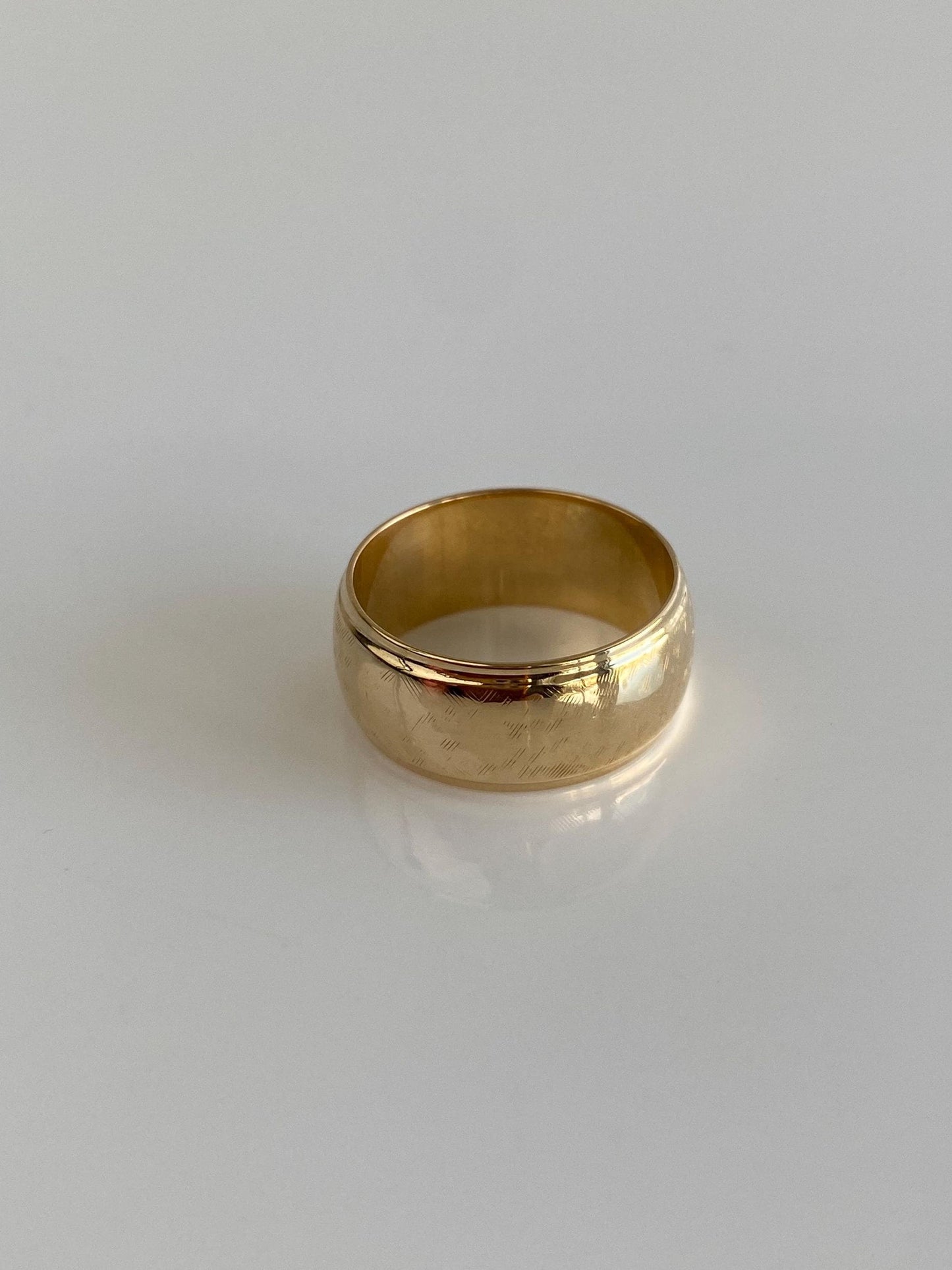 Vintage Solid 14k Yellow Gold Wide Lined Ring Band - Size 5.75