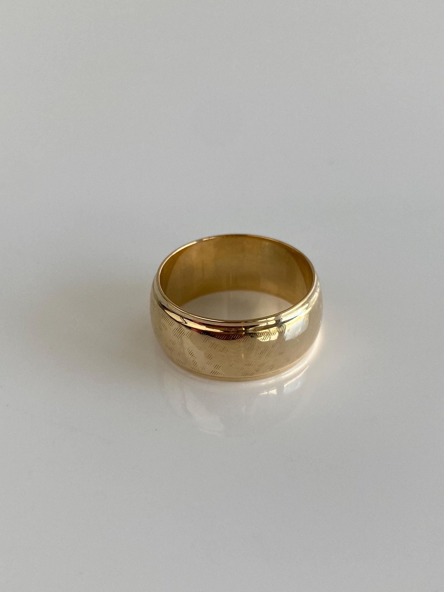 Vintage Solid 14k Yellow Gold Wide Lined Ring Band - Size 5.75