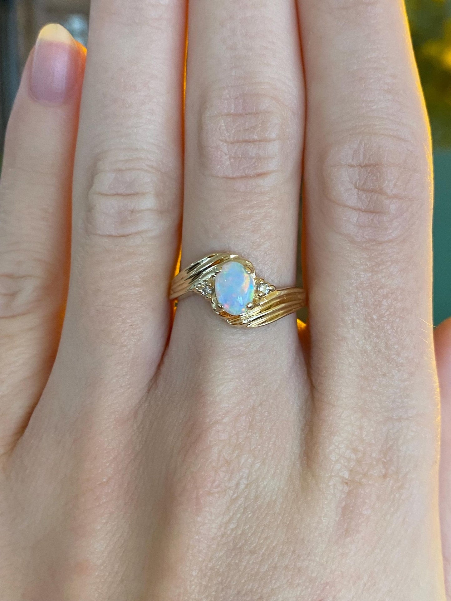 Vintage Solid 14k Yellow Gold Diamond Opal Twist Ring - Size 6.75