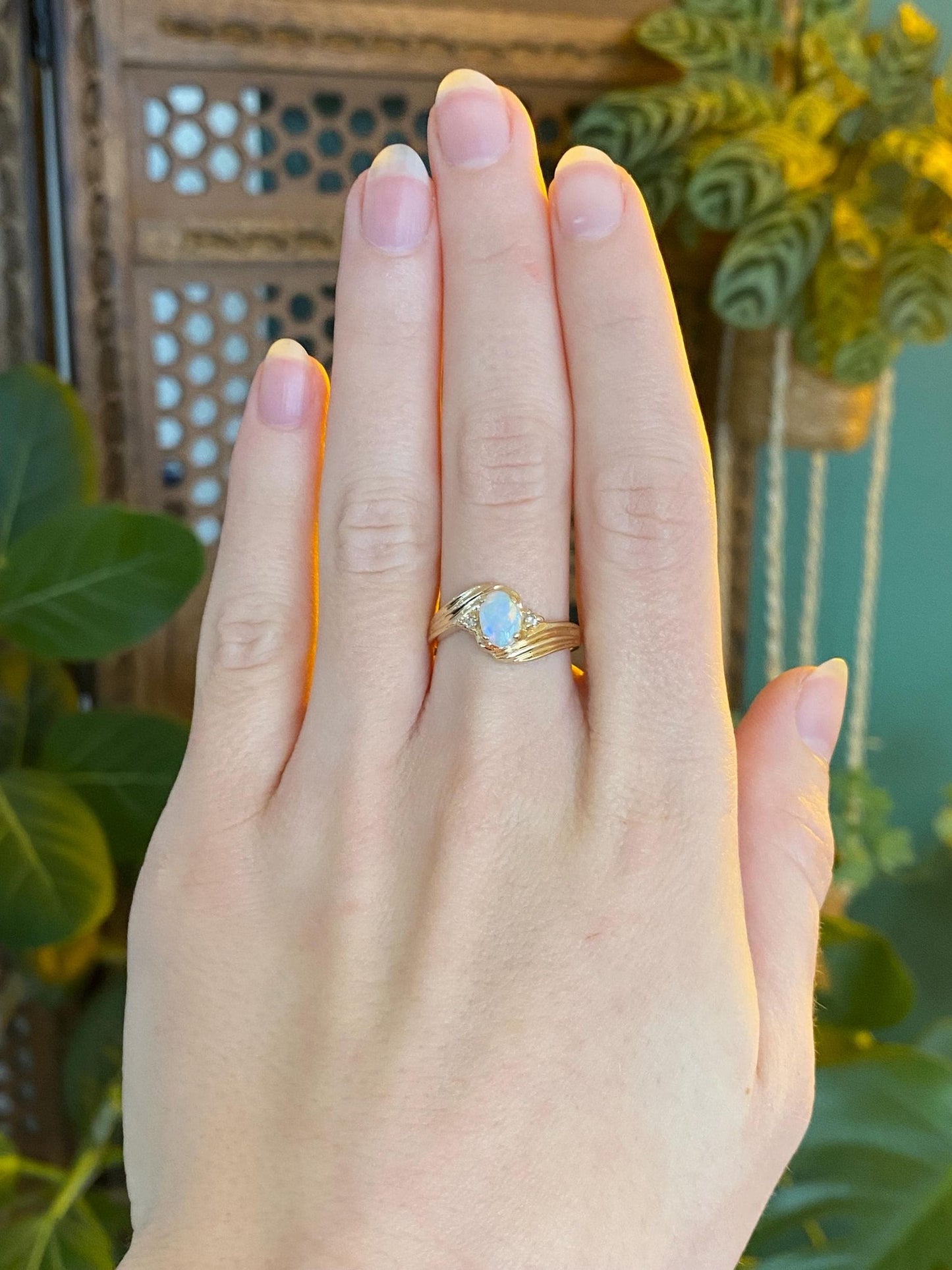 Vintage Solid 14k Yellow Gold Diamond Opal Twist Ring - Size 6.75