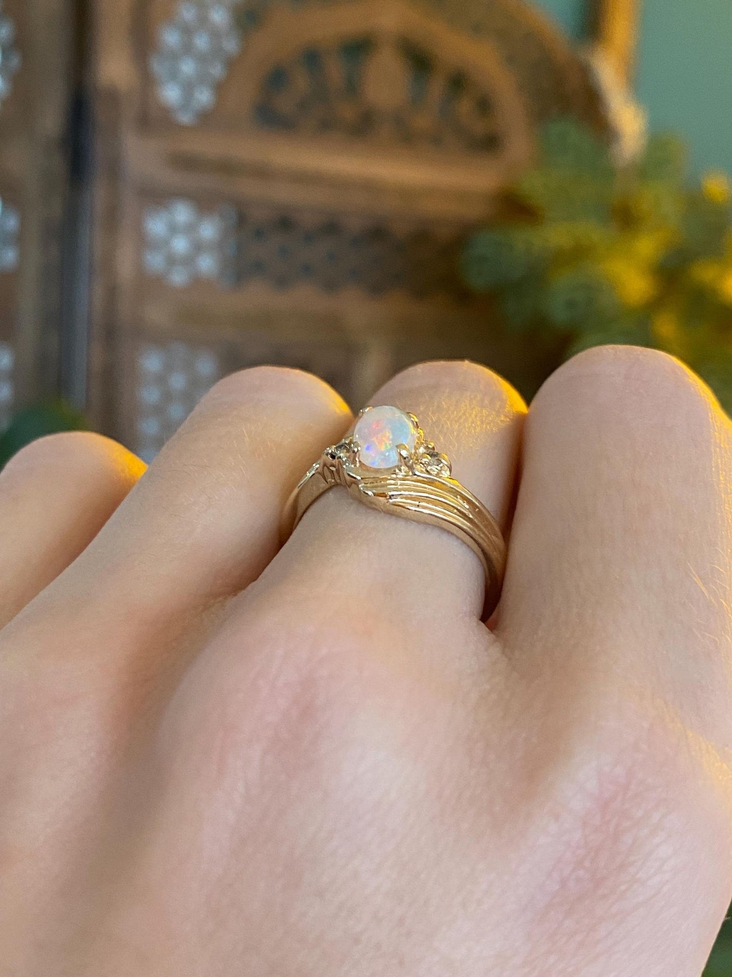 Vintage Solid 14k Yellow Gold Diamond Opal Twist Ring - Size 6.75