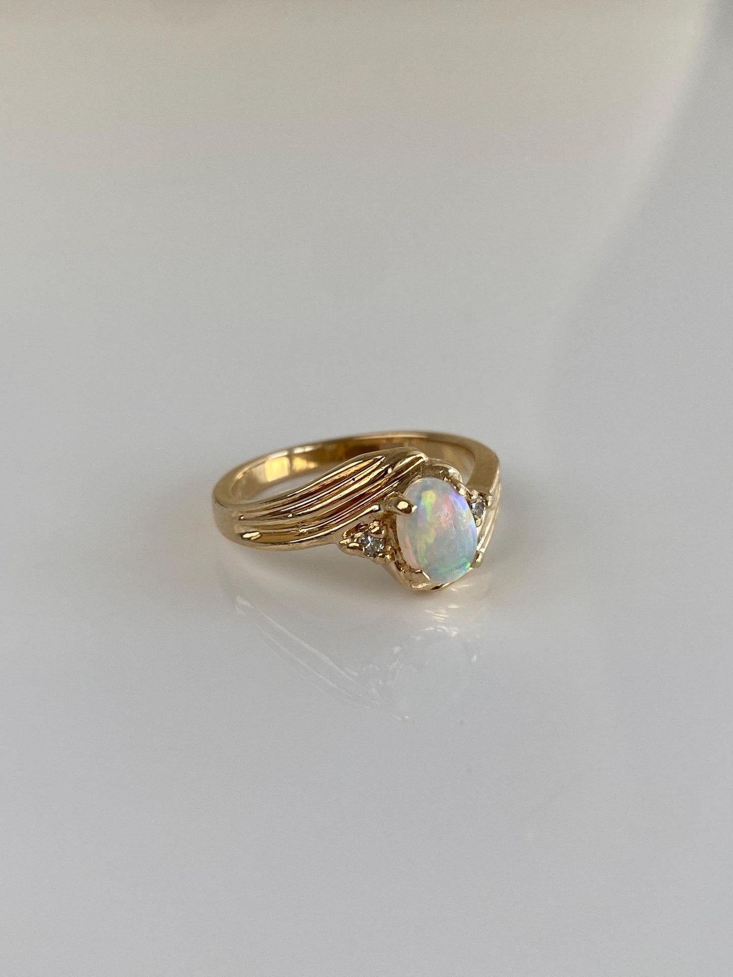Vintage Solid 14k Yellow Gold Diamond Opal Twist Ring - Size 6.75