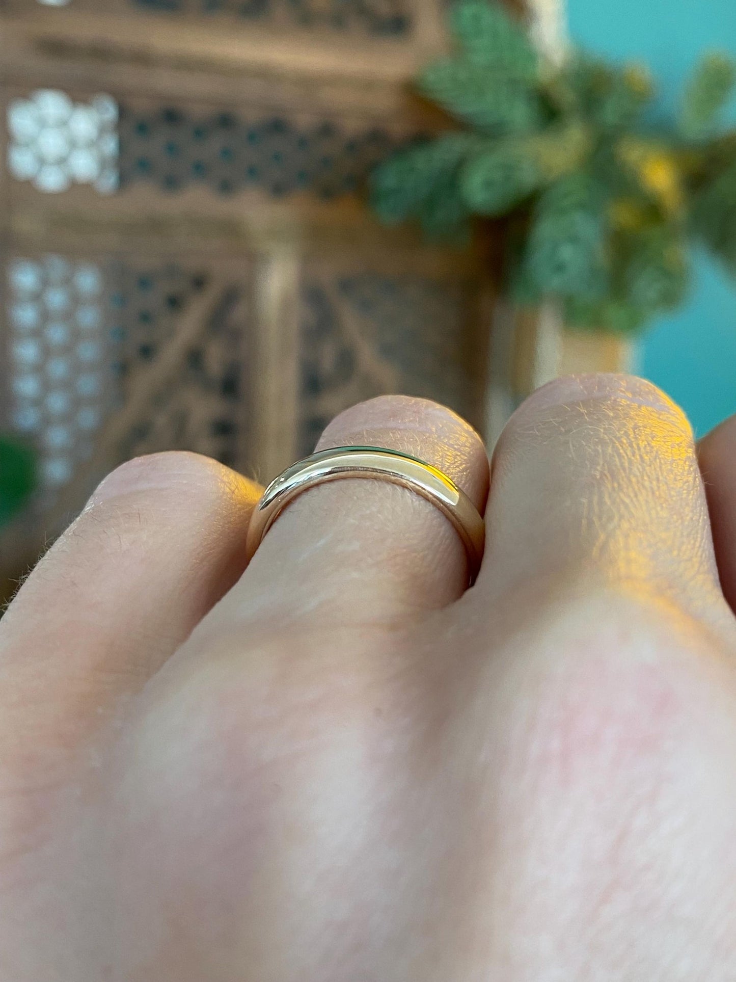 Vintage Solid 14k Yellow Gold Ring Band - Size 5.75