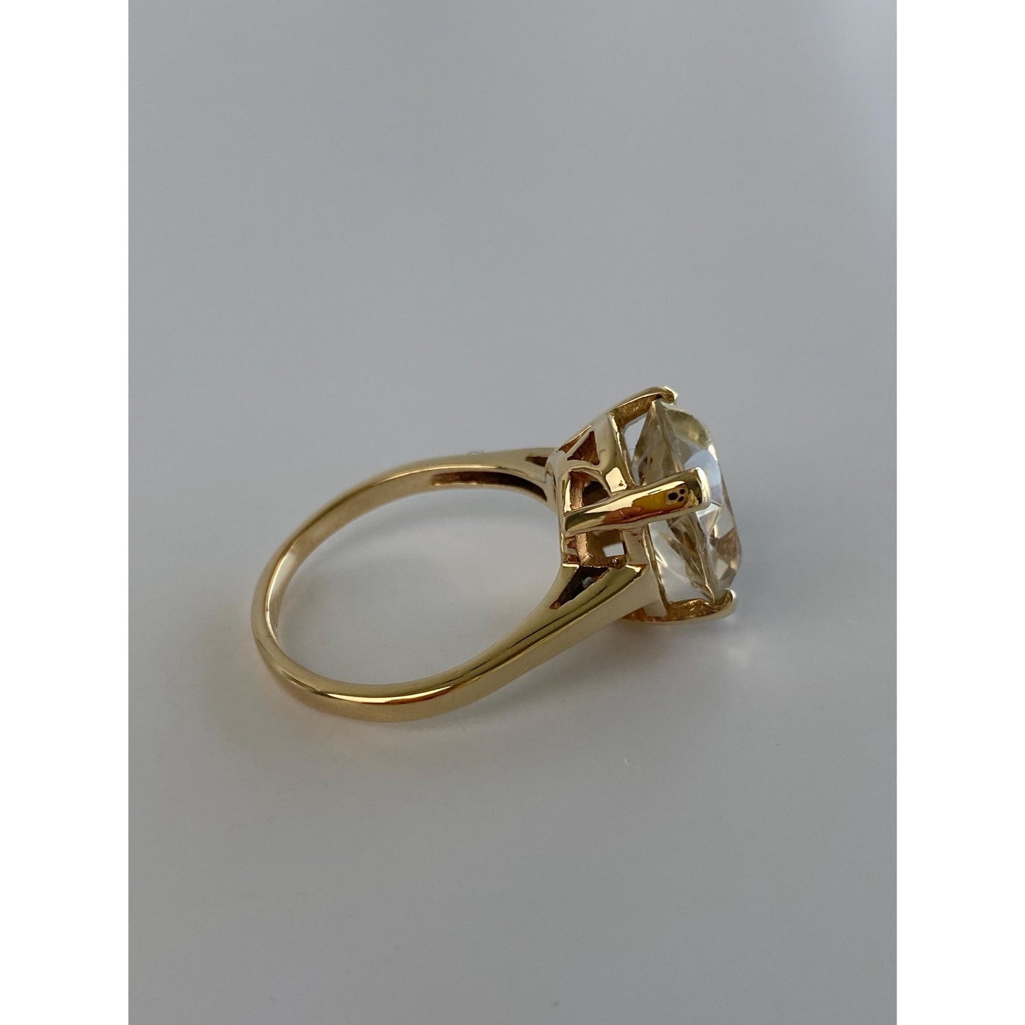 Vintage Solid 10k Yellow Gold Clear Quartz Ring - Size 7.5