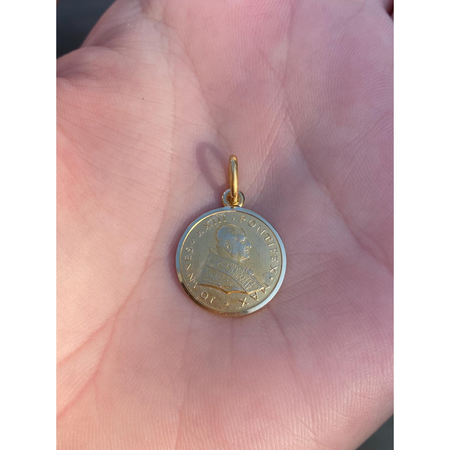 Solid 18k Yellow Gold 'Joannes Pontifex' Pope Religious Charm